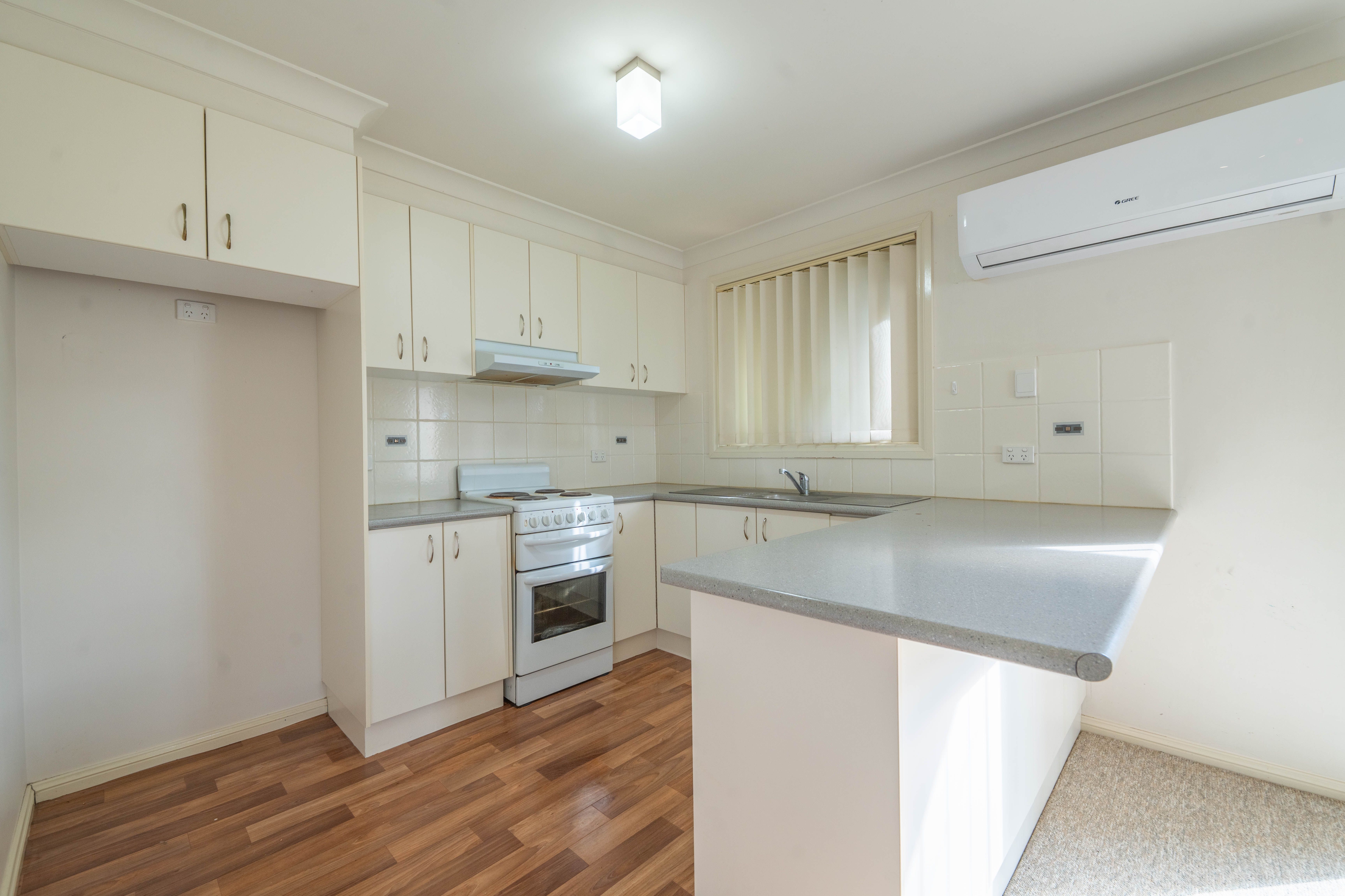 17 Victoria Street — photo 4 of 11