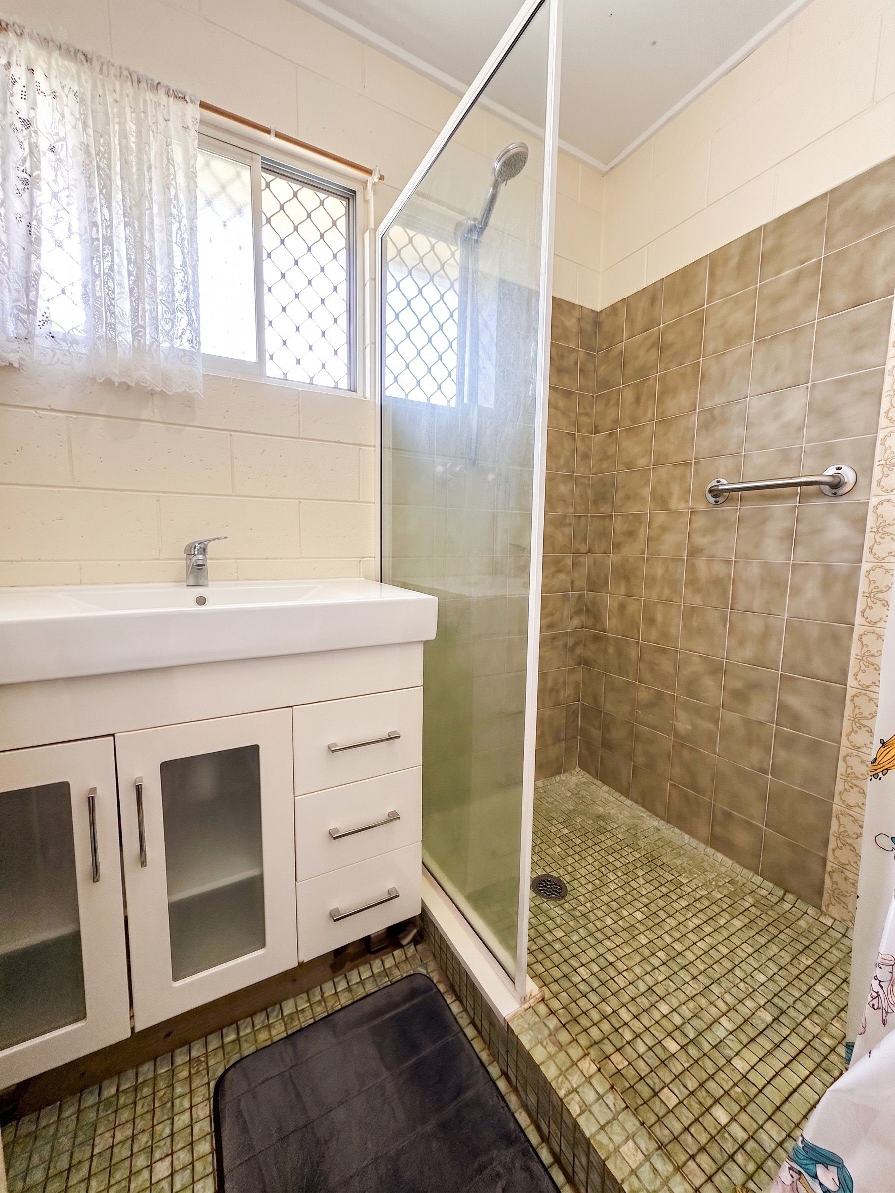 139 Robert Street — photo 8 of 21