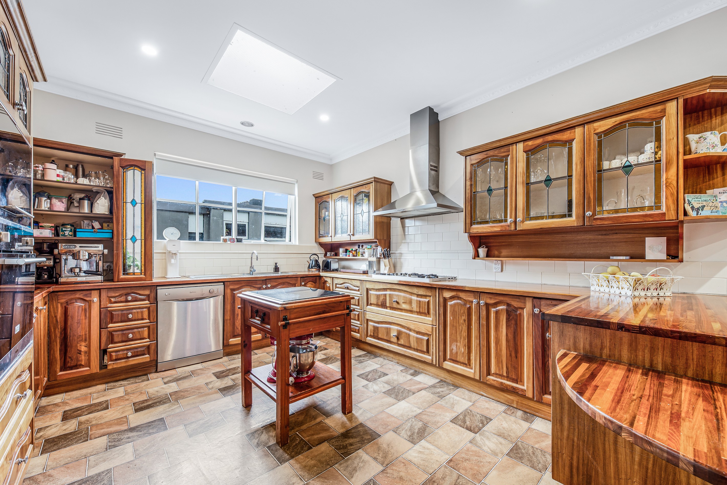 16 Flower Street, Ferntree Gully, VIC 3156