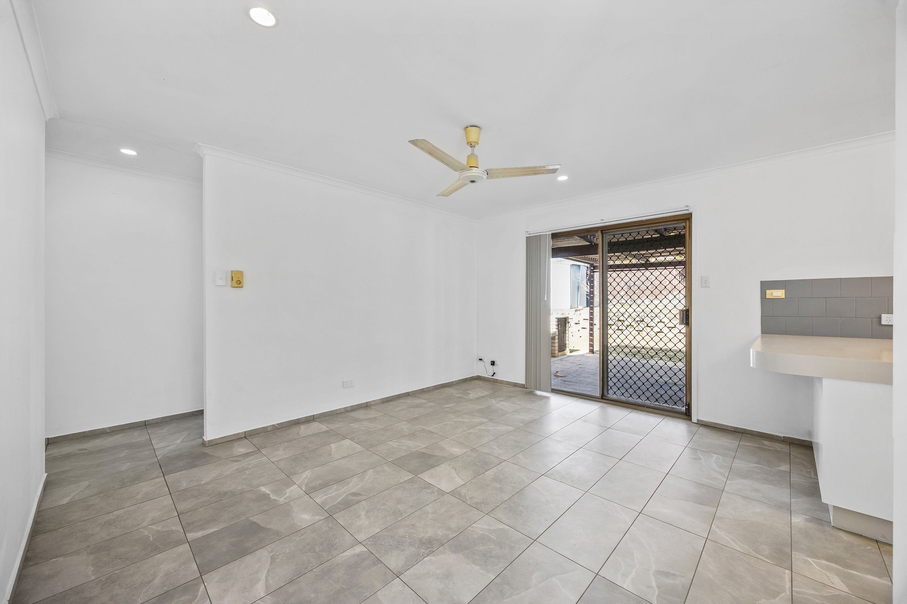 6 Aramac Drive — photo 5 of 12