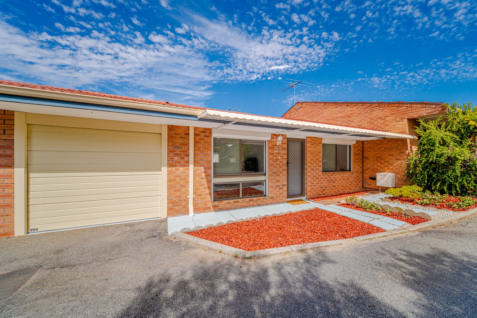 21/18 Bridges/Money Road, Melville, WA 6156
