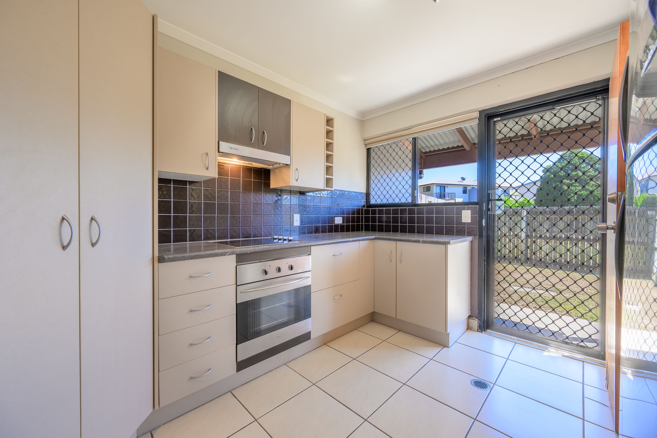 8/34 Marten Street, South Gladstone, QLD 4680