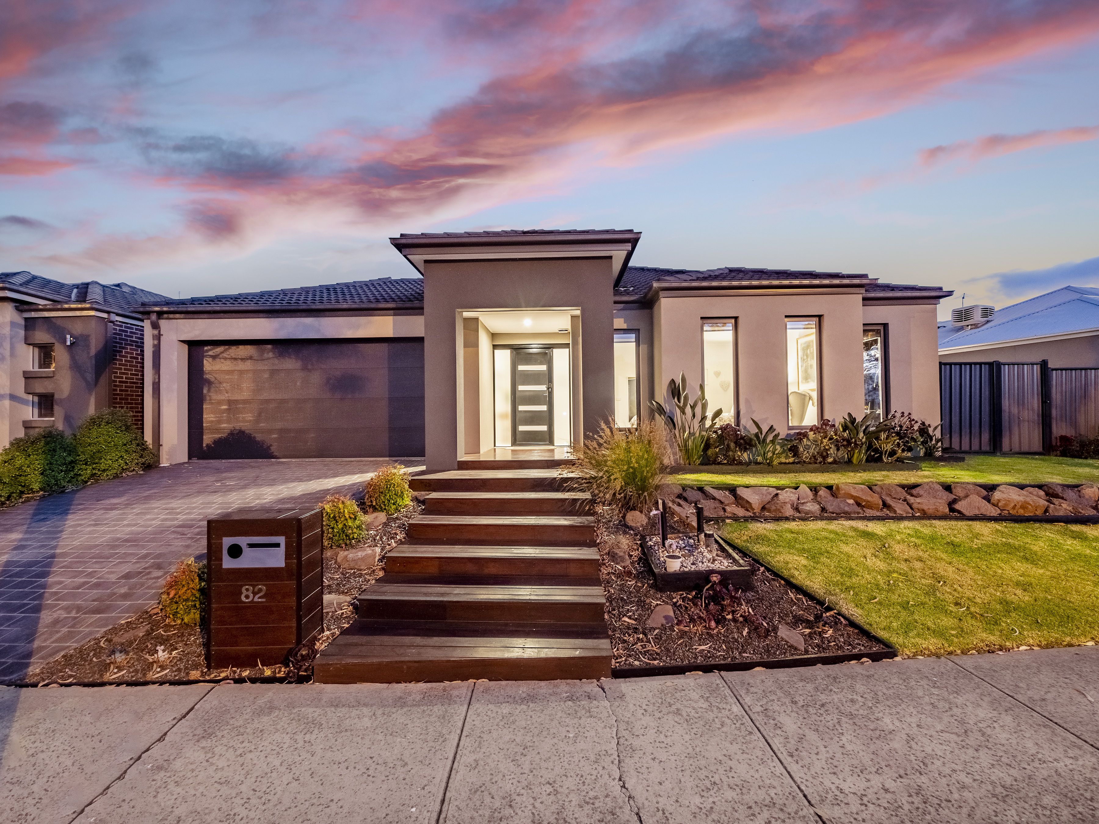 82 Heather Grove, Clyde North VIC 3978