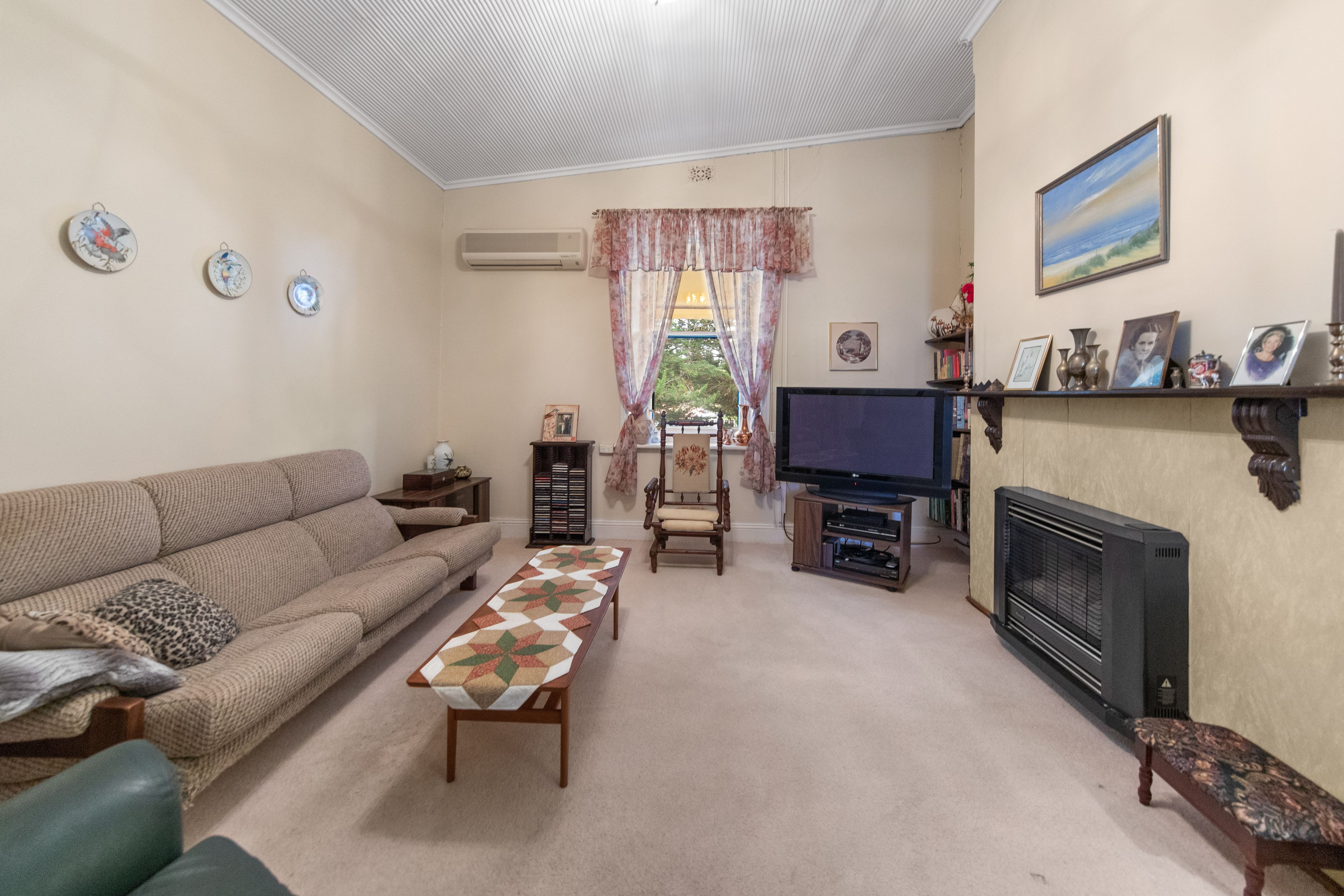 6 Neagles Rock Road, Clare, SA 5453