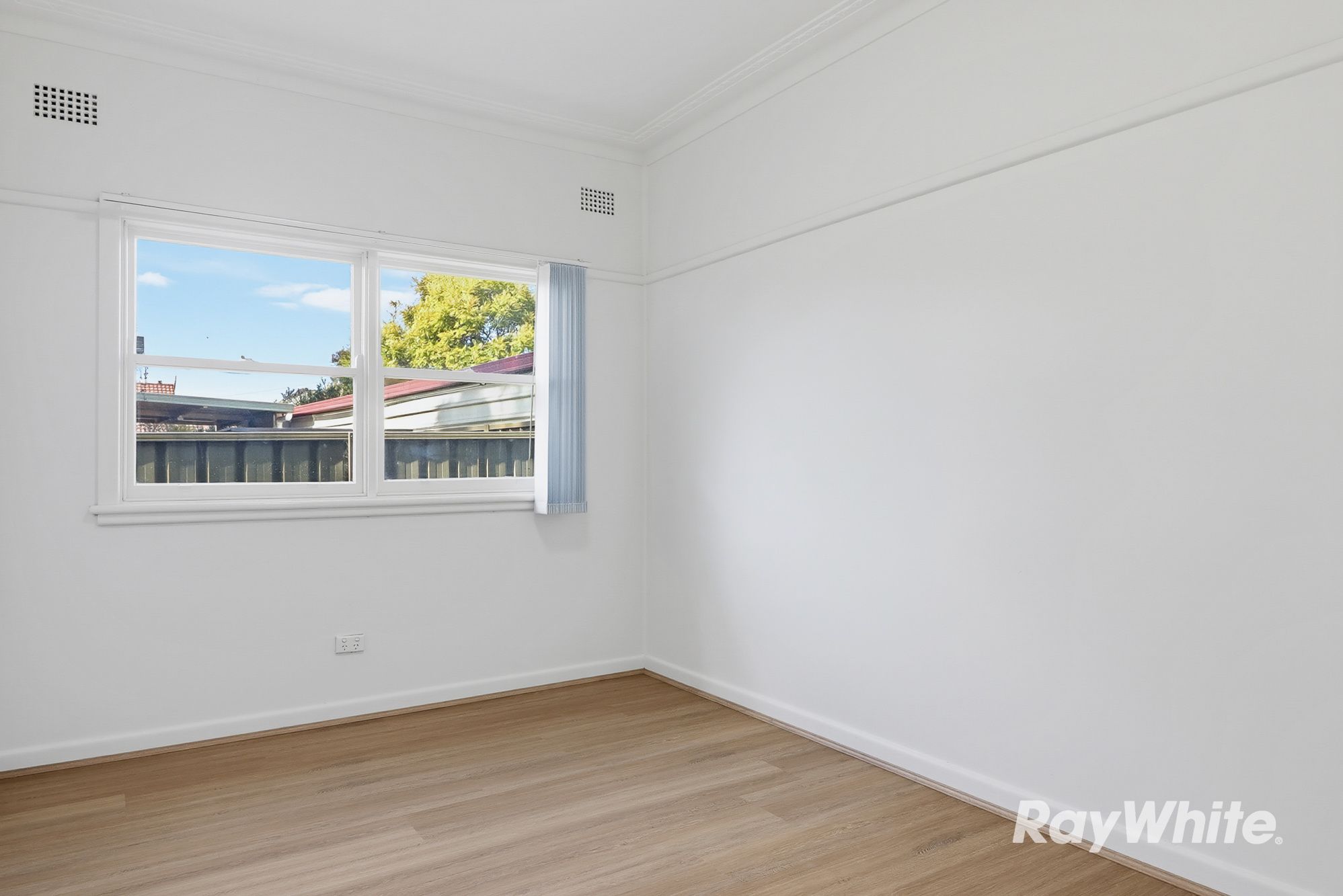 38 Adelaide Street — photo 5 of 7