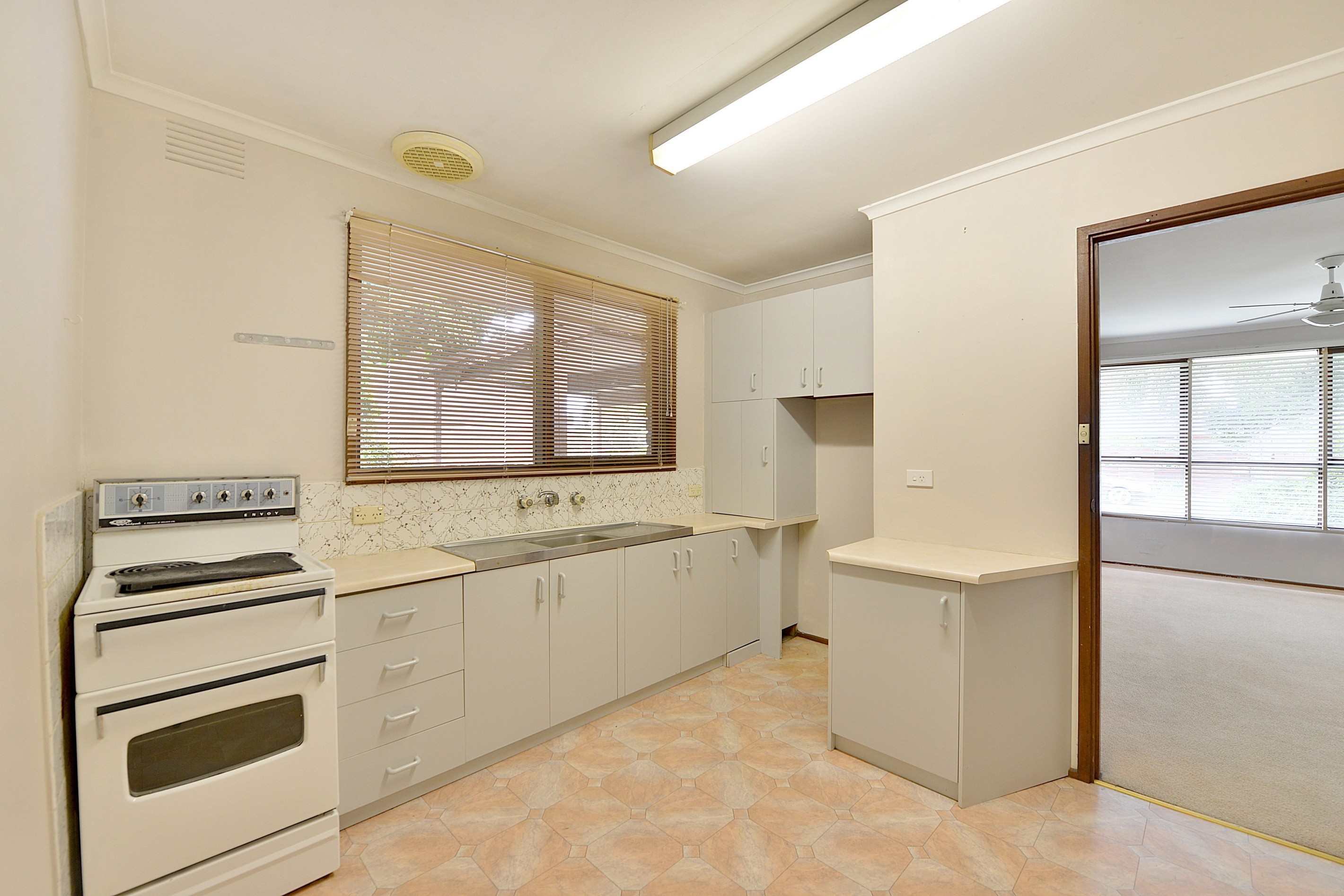 2/25 Frudal Crescent, Knoxfield, VIC 3180