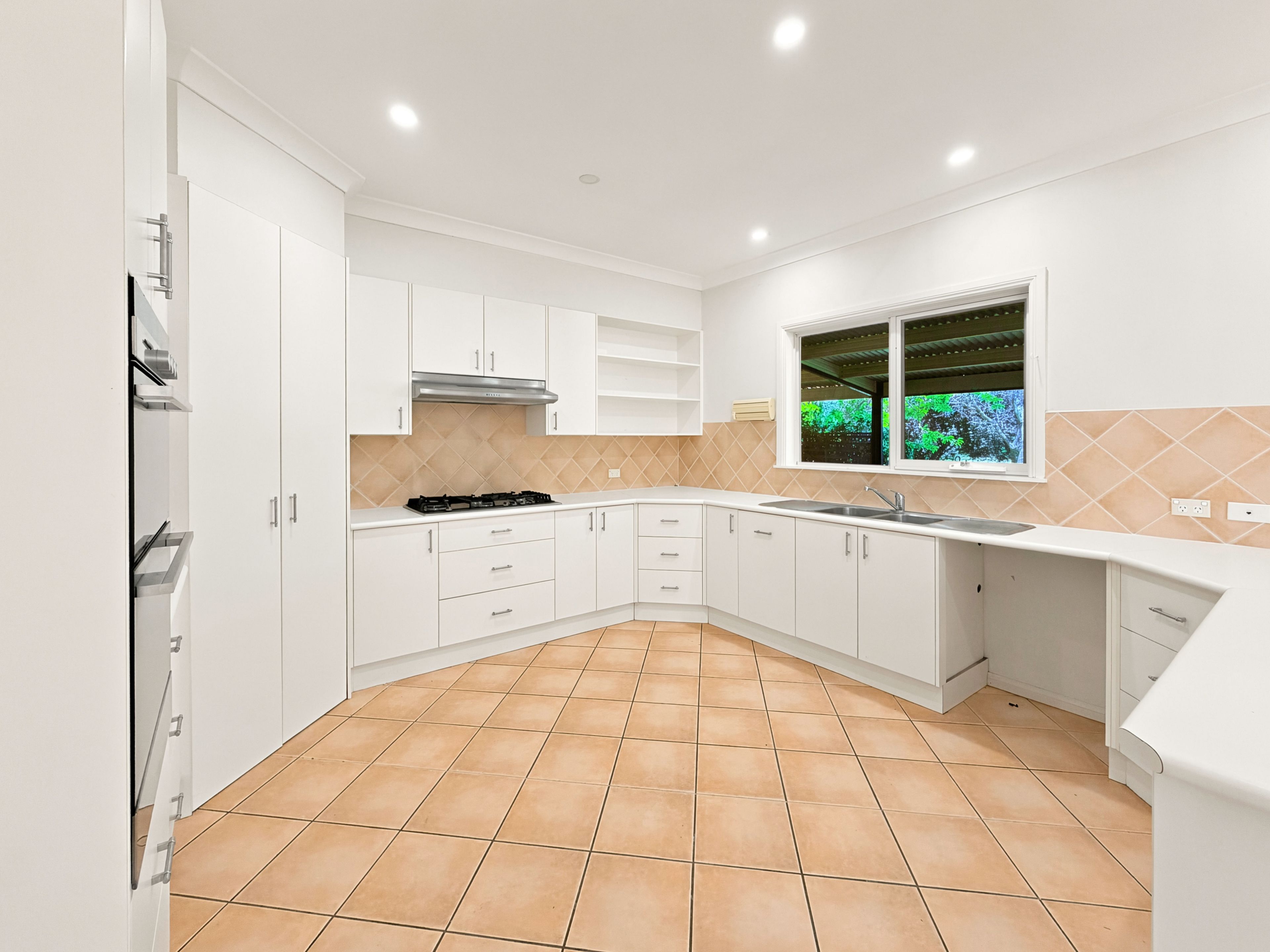 220 Macquarie View Road — photo 9 of 20