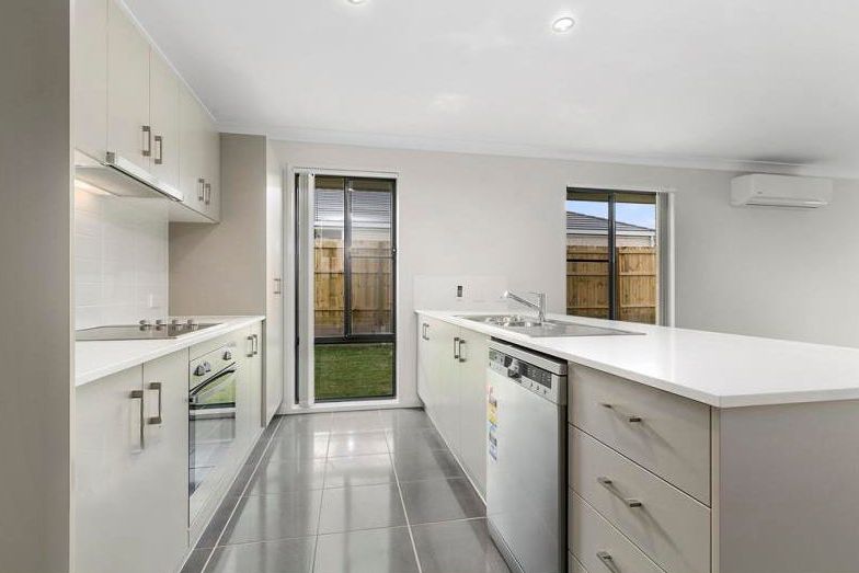 6 Birkenstock Court, Bellbird Park, QLD 4300