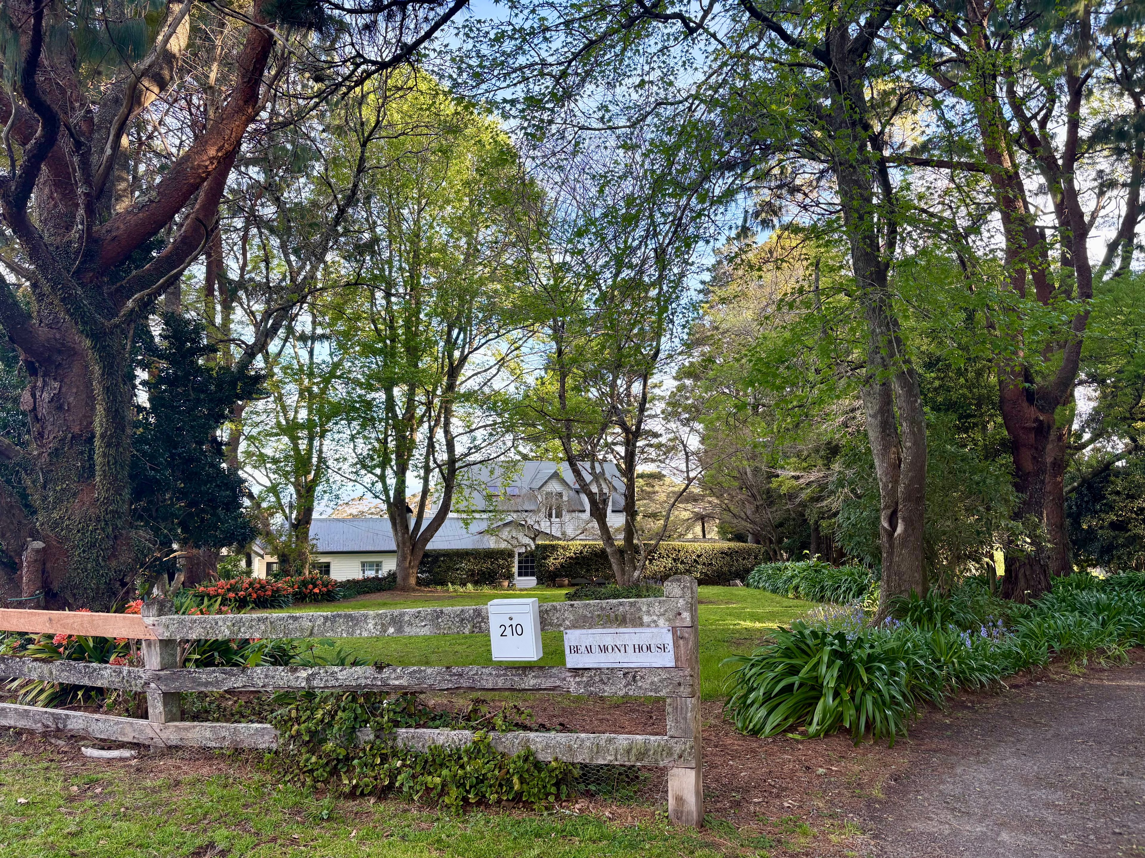 210 Tourist Road, Beaumont, NSW 2577