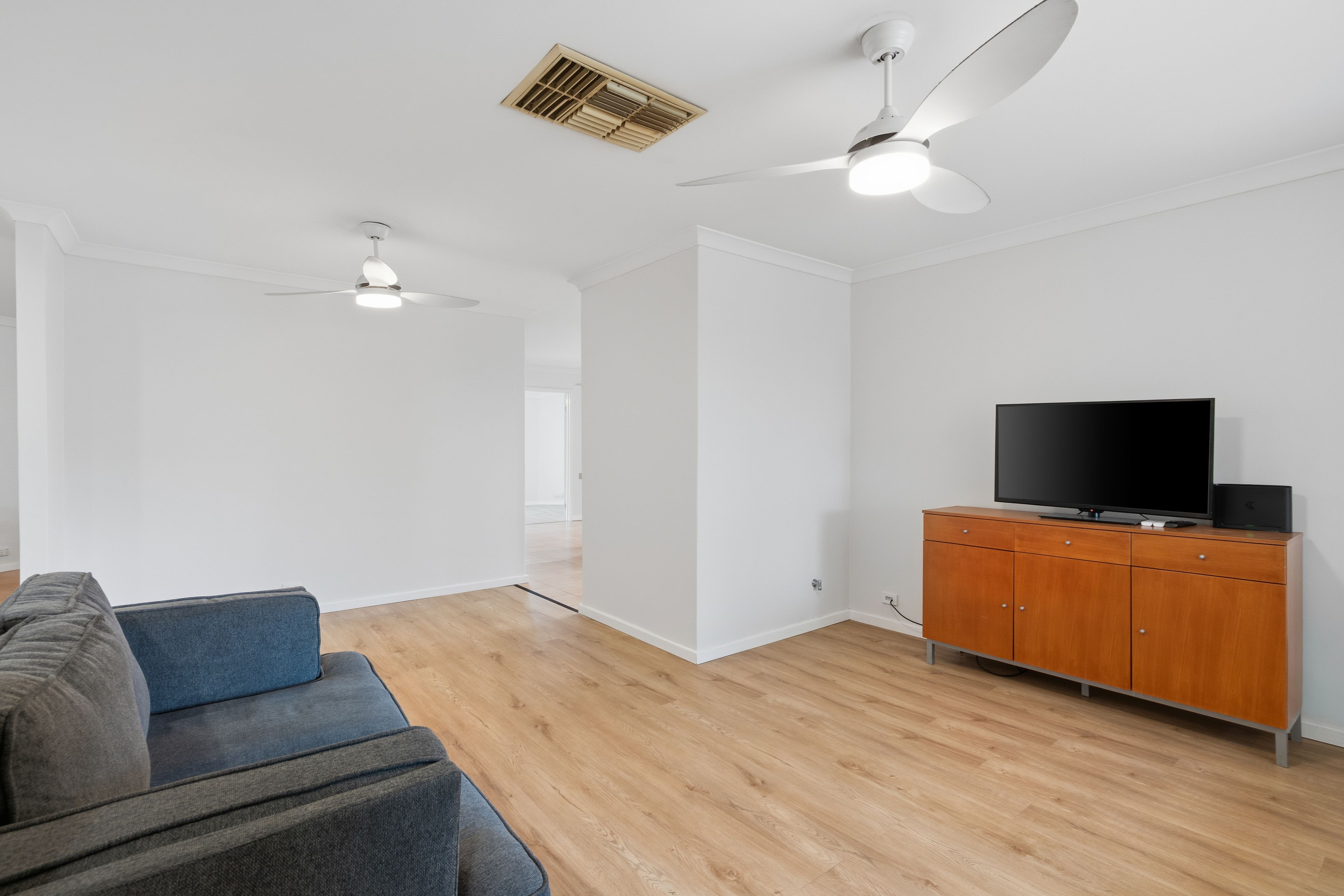 2 Courtland Crescent — photo 9 of 26