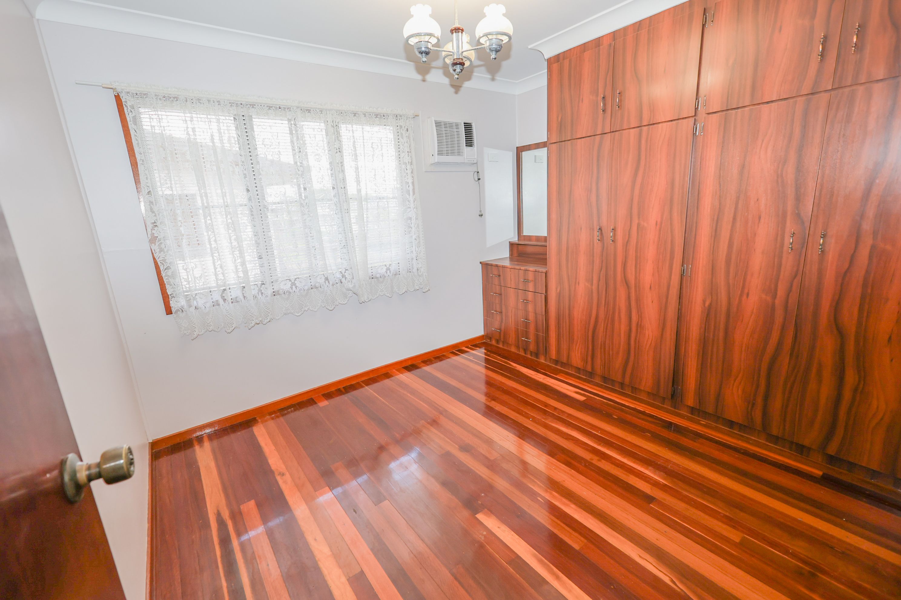 13 Gardiner Street — photo 9 of 22