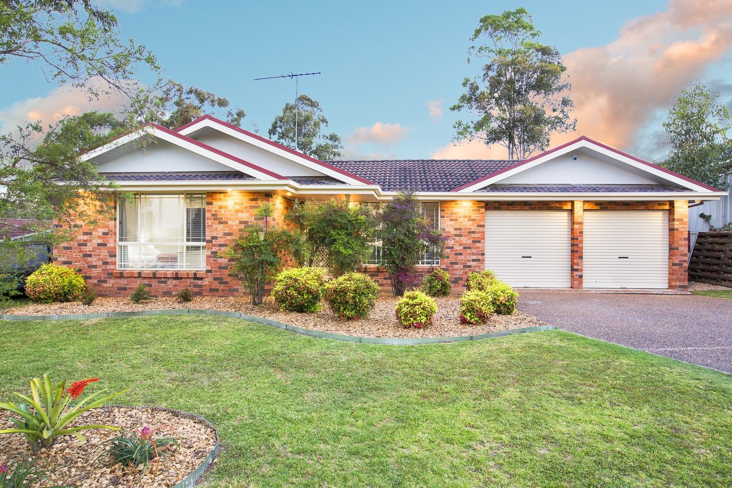 16 Budge Close, Glenmore Park NSW 2745