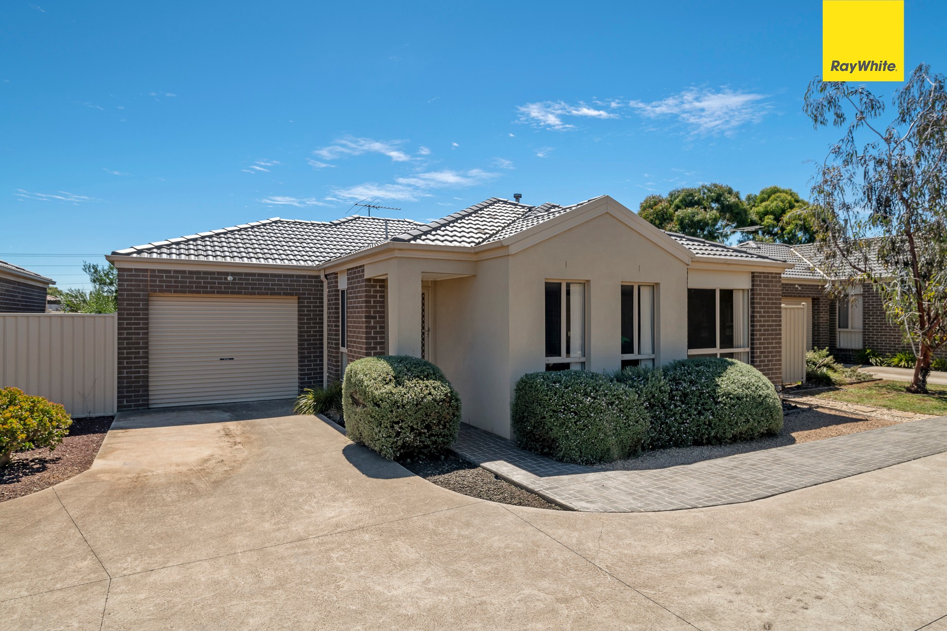 23/3 Austin Place, Melton South, VIC 3338