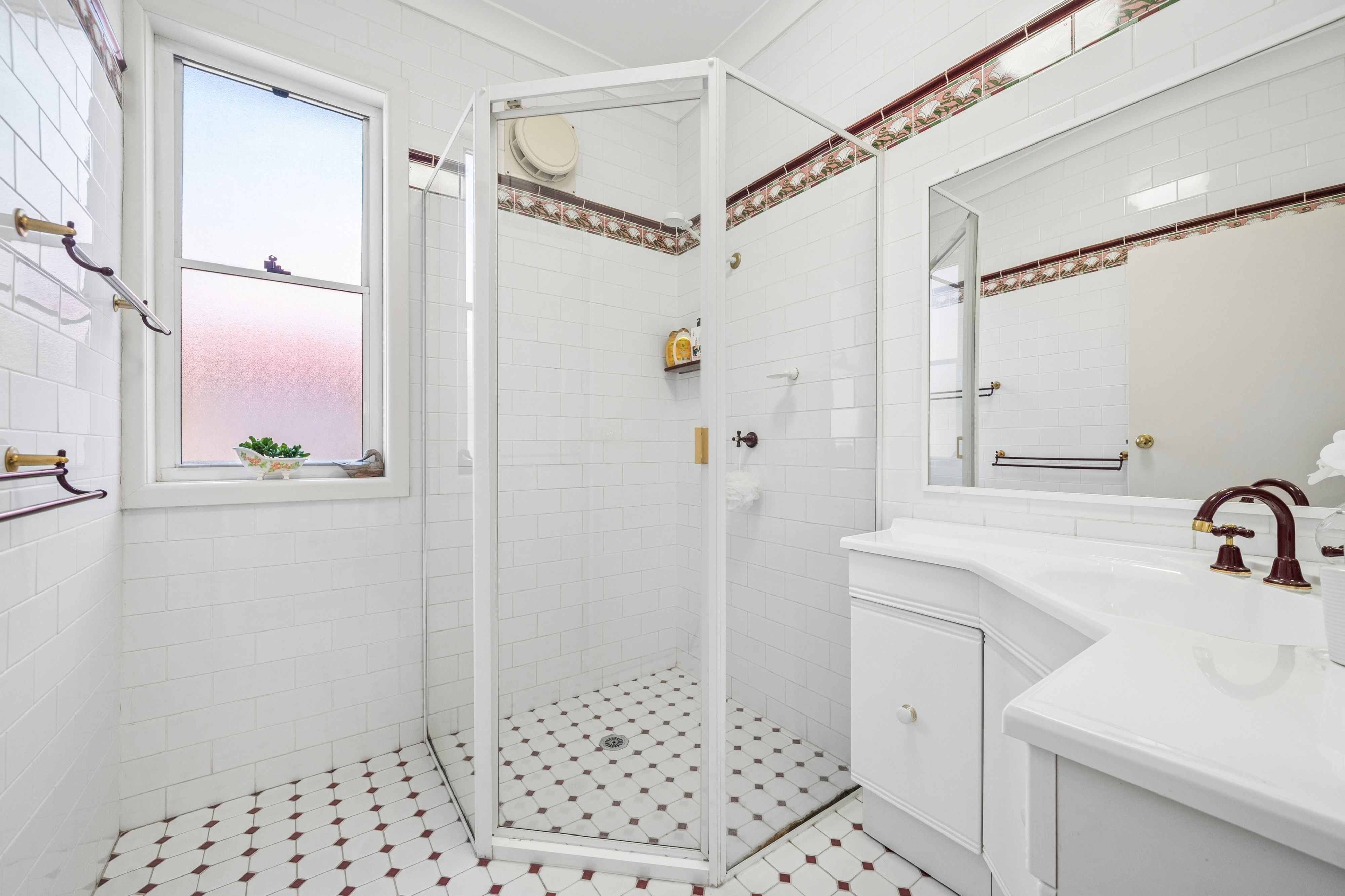 82 Armitree Street — photo 10 of 17