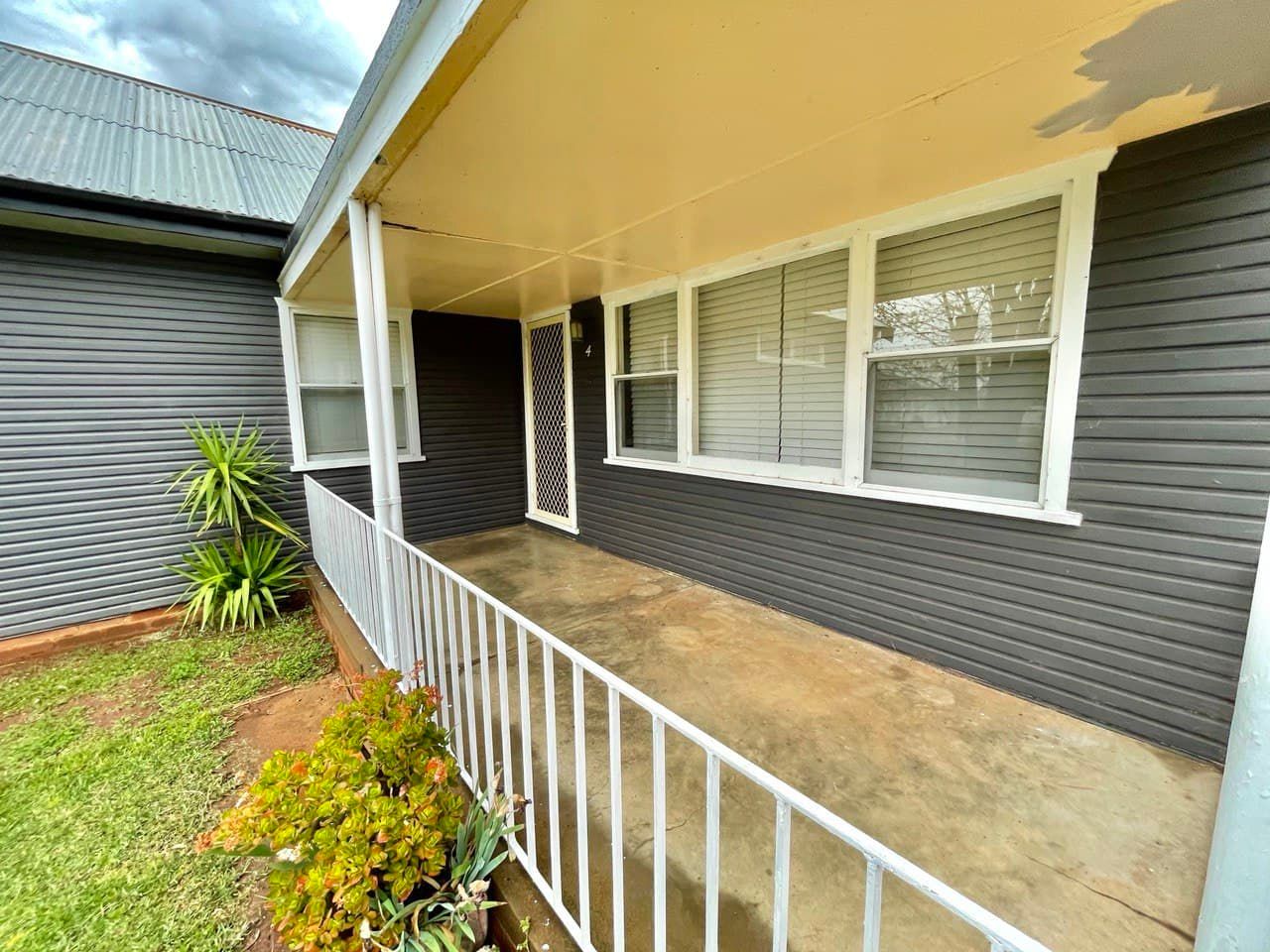 4 Waratah Street, Parkes, NSW 2870
