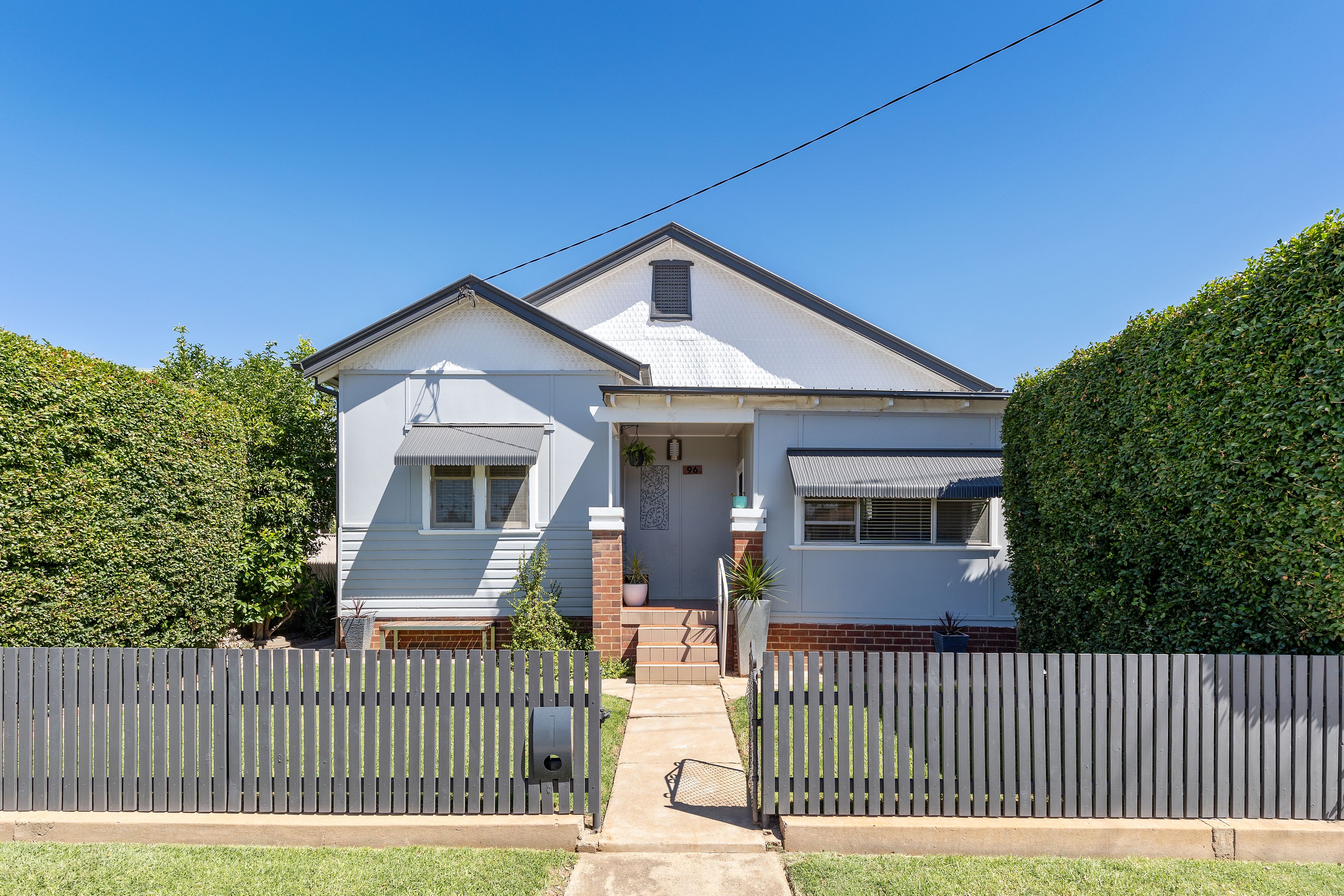 96 Railway Street, Turvey Park, NSW 2650