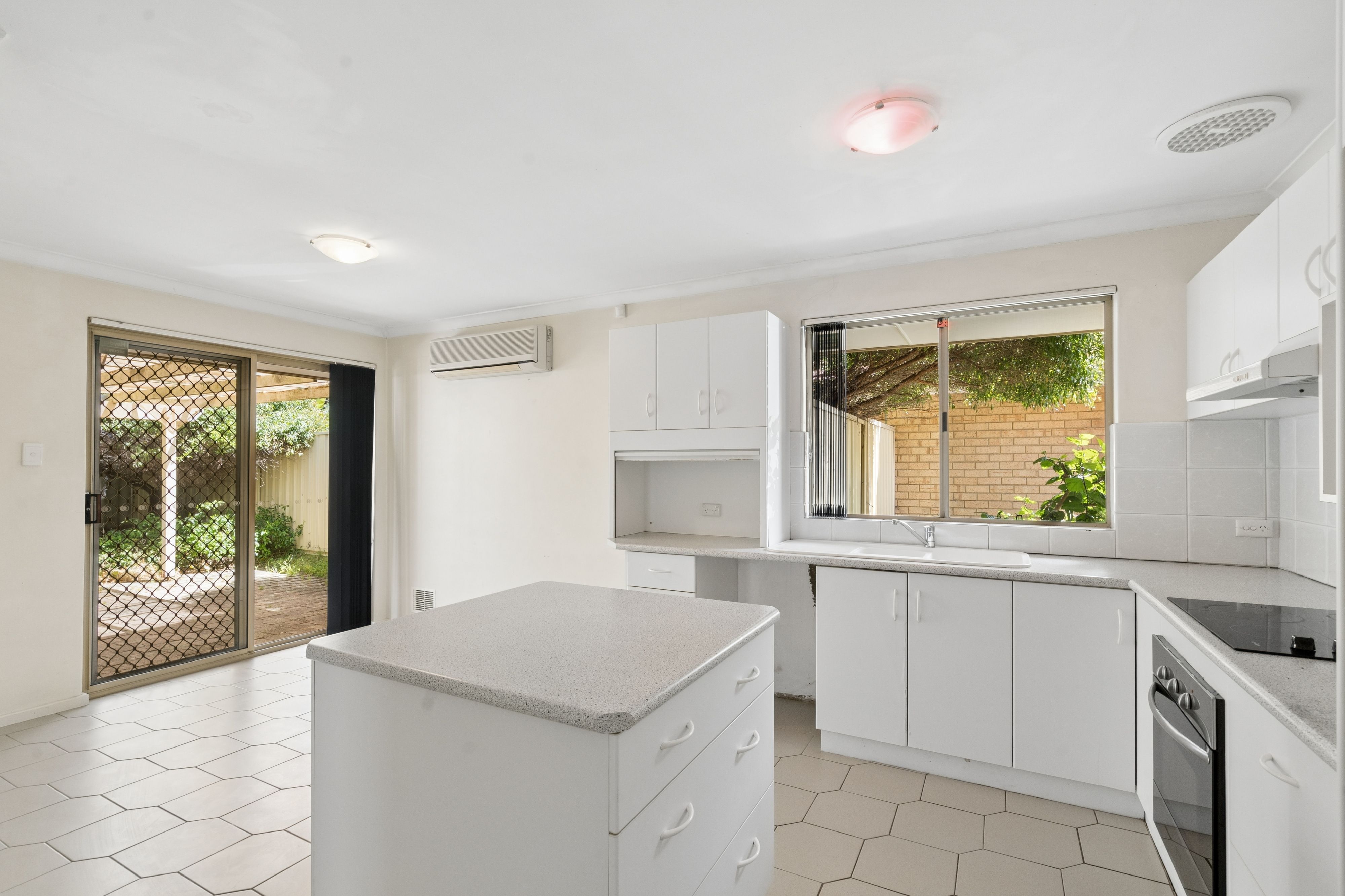 2/165 Holland Street — photo 17 of 26