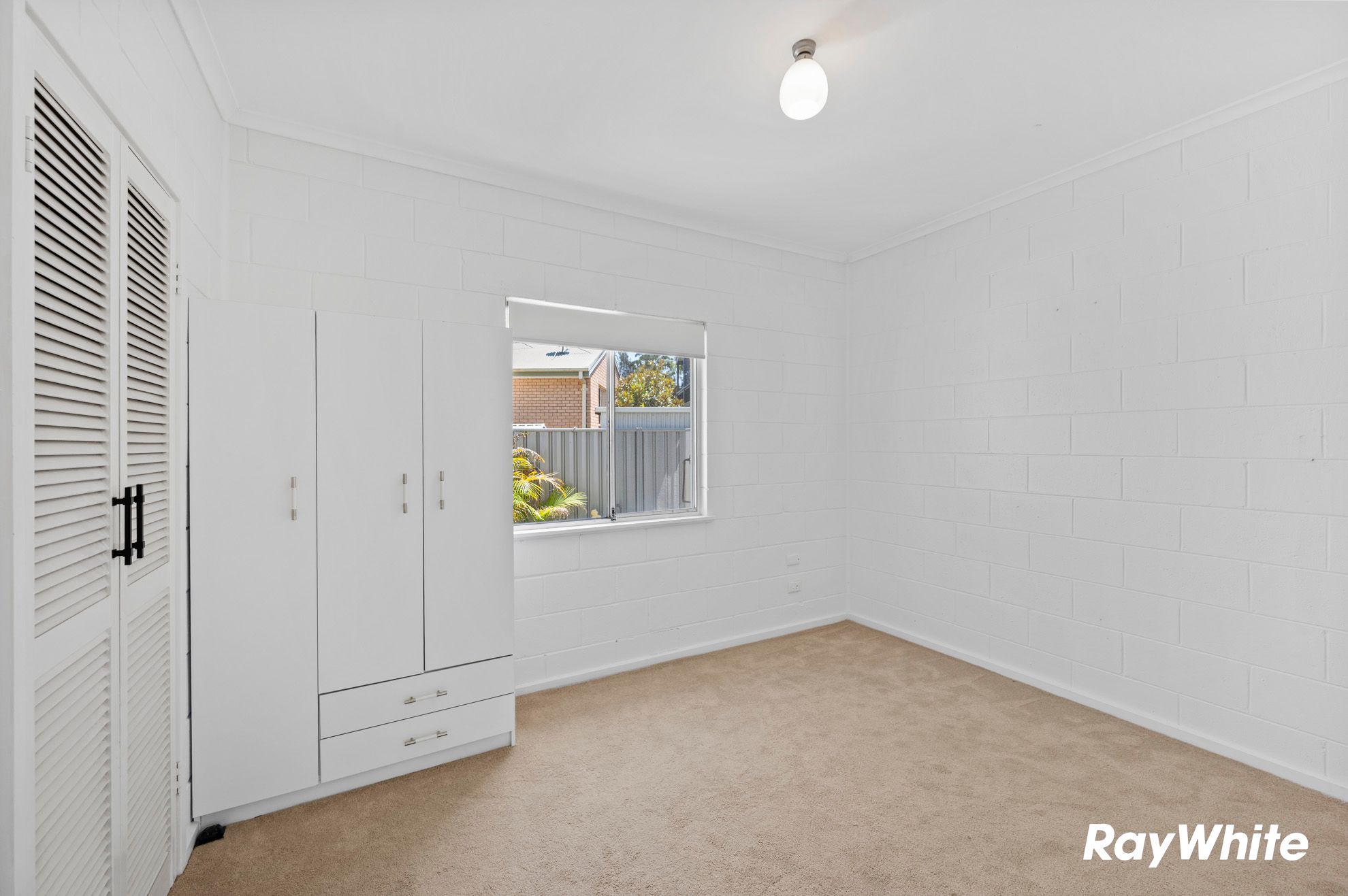 31 Catlin Avenue — photo 13 of 27