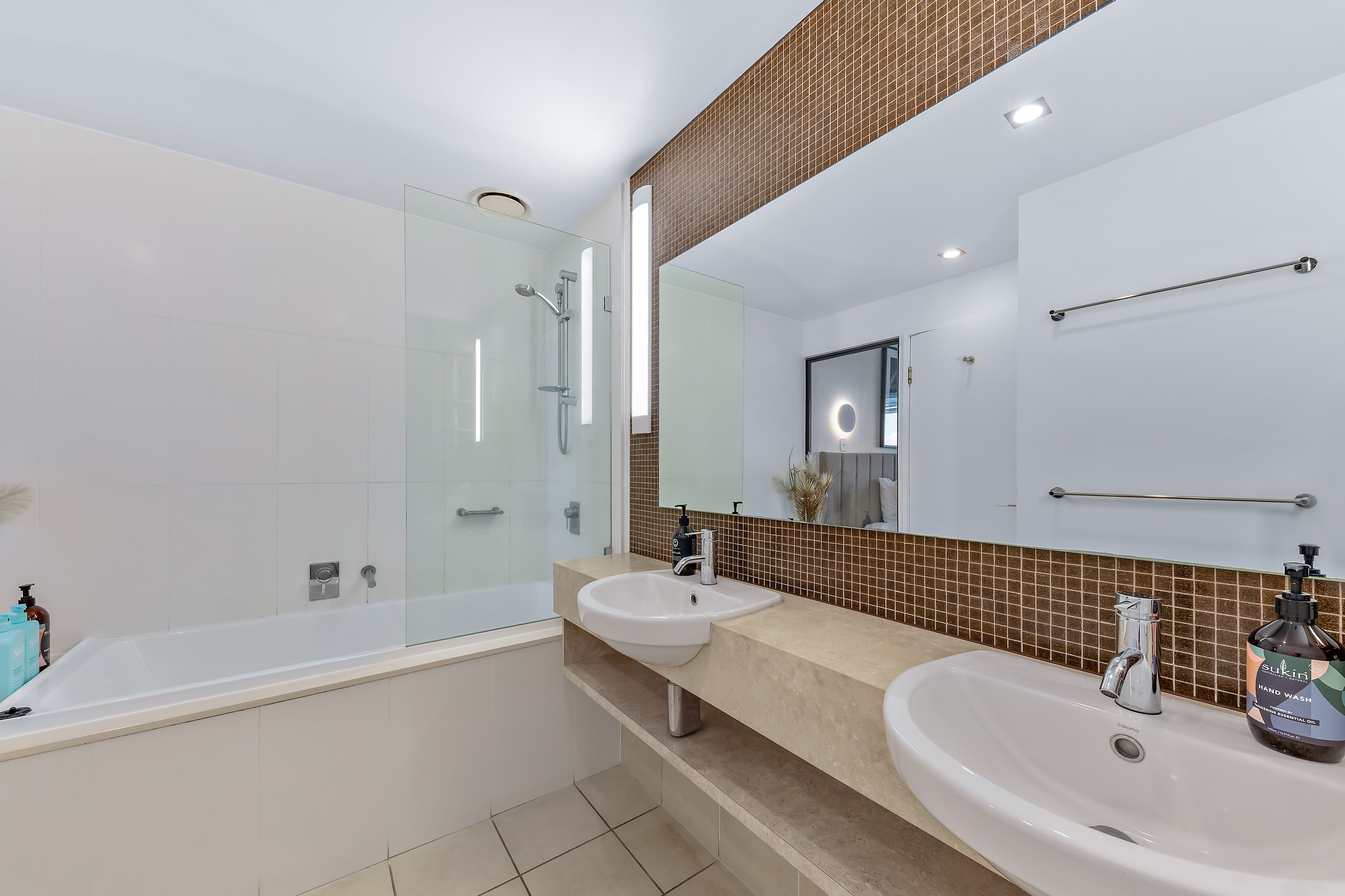 204/33 Port Drive — photo 13 of 18