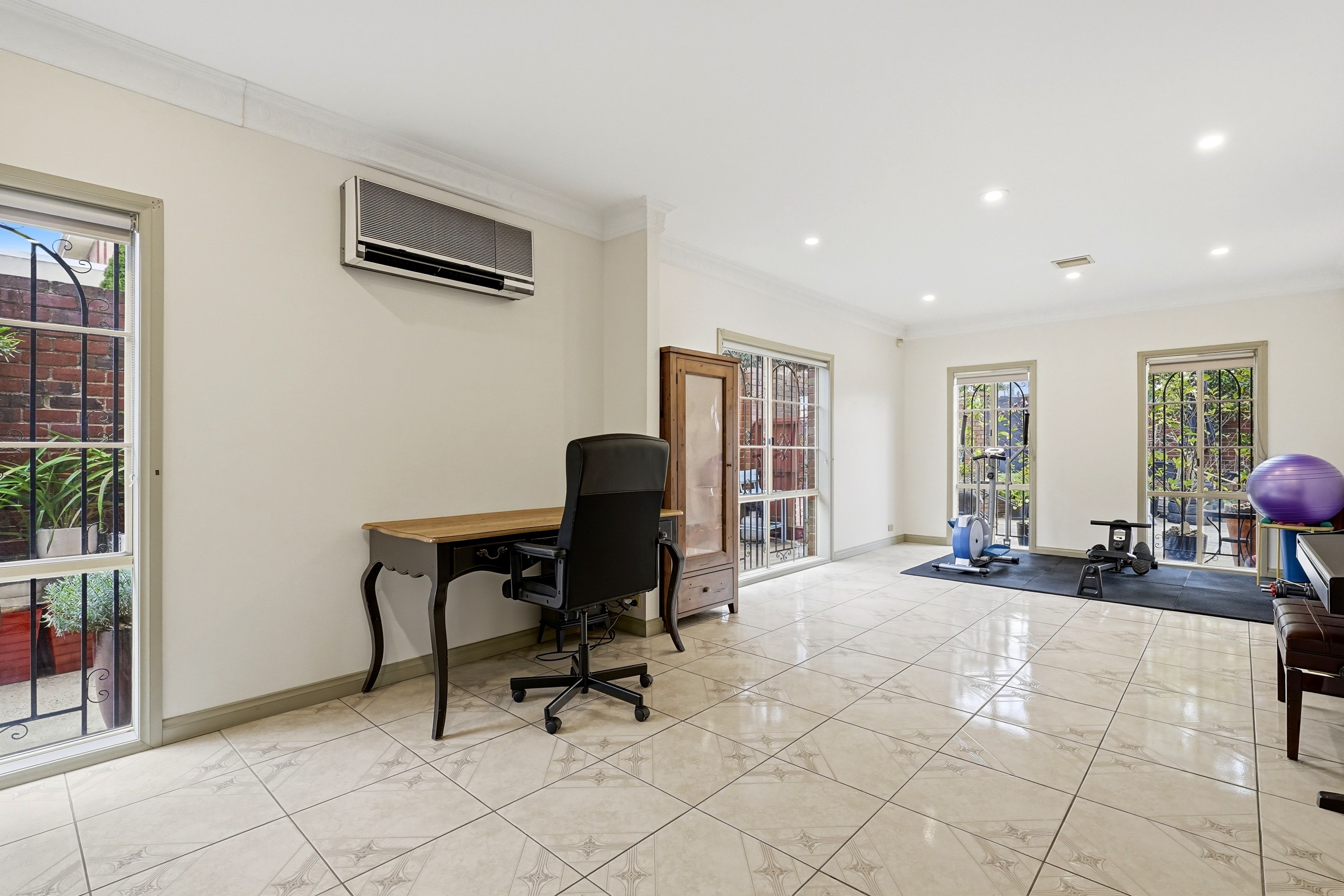 2 Thurston Street — photo 3 of 12