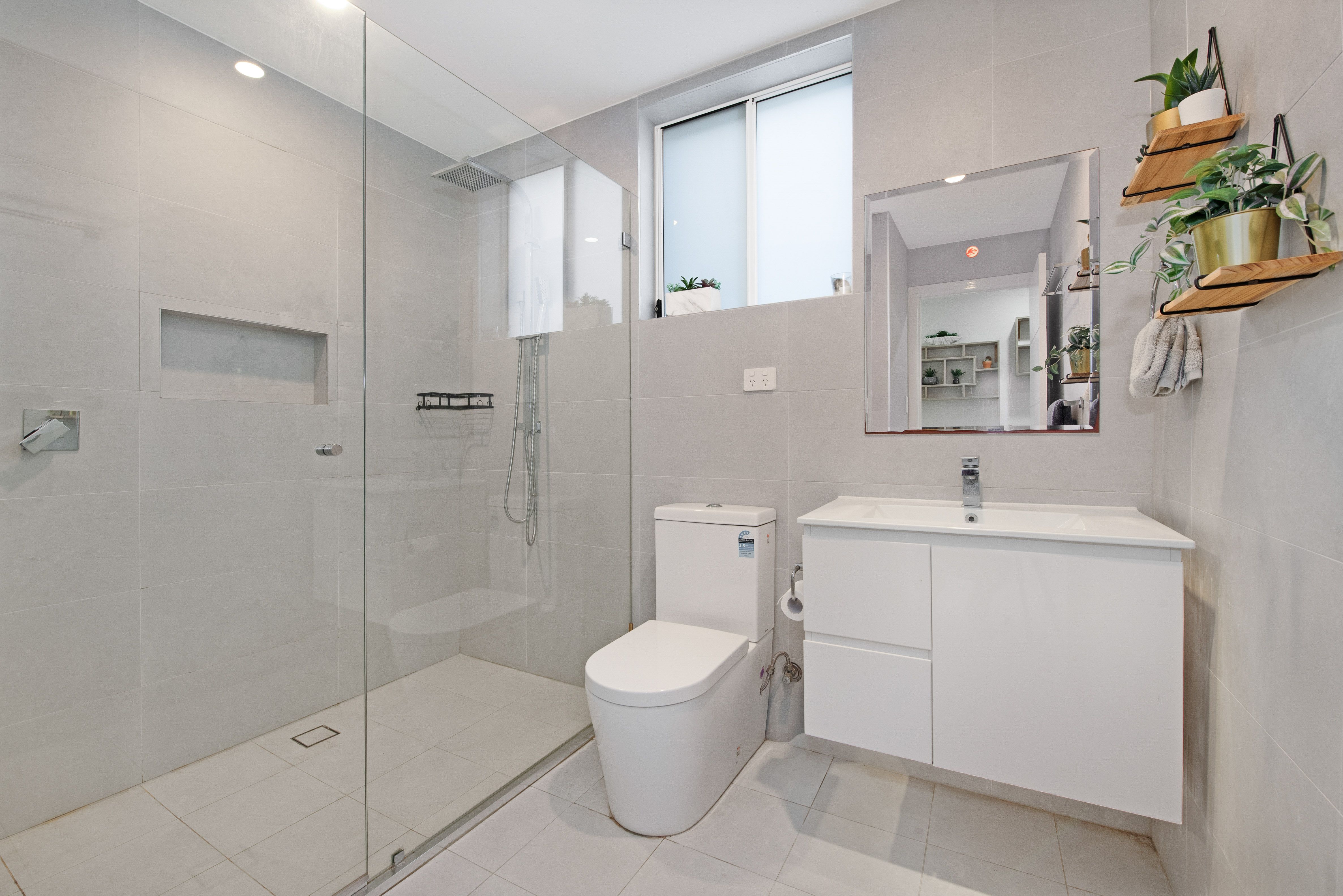 6 Batlow Street — photo 11 of 16