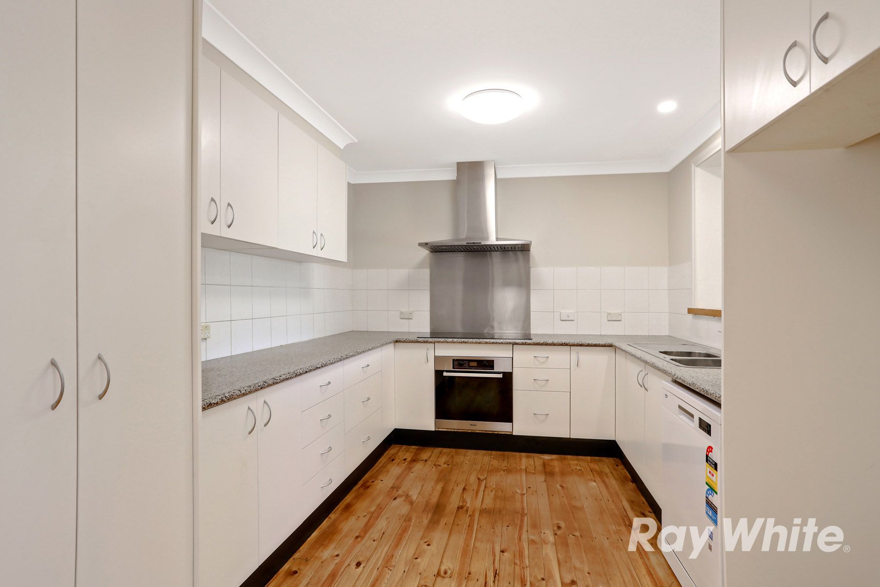 8 Tulloch Place, St Clair, NSW 2759