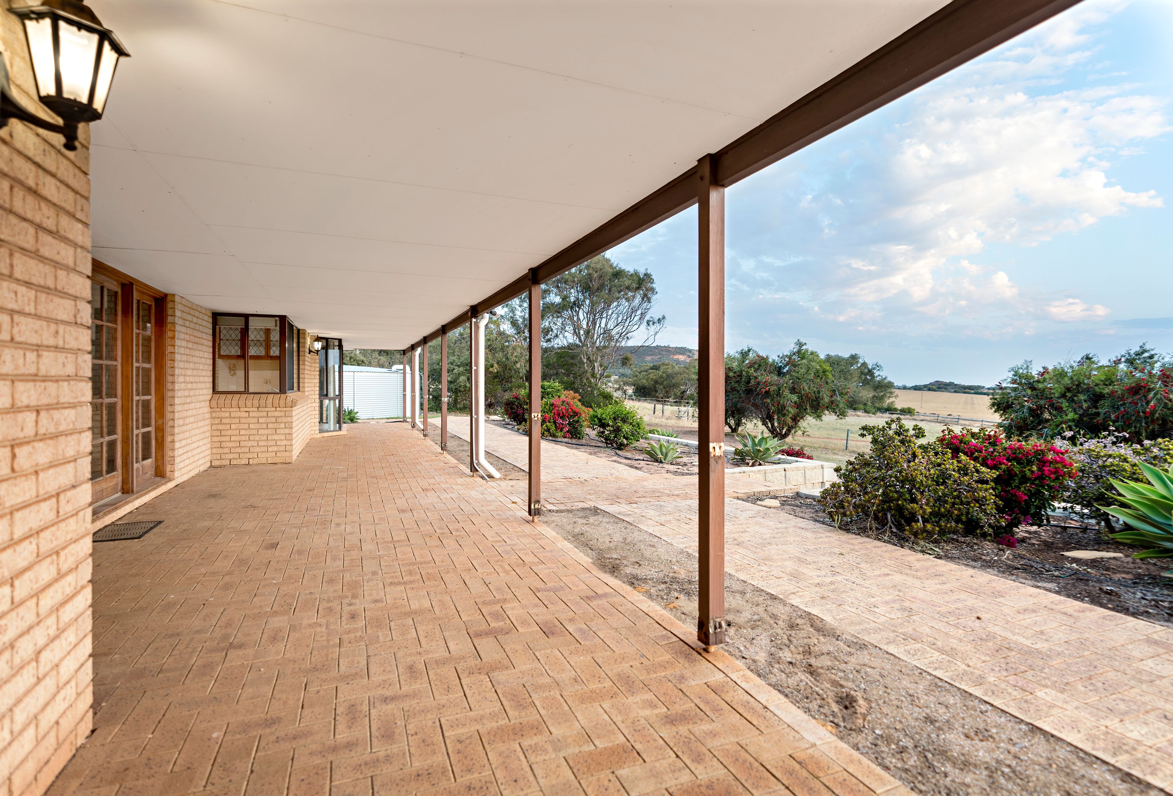 194 Hackett Road, Waggrakine, WA 6530
