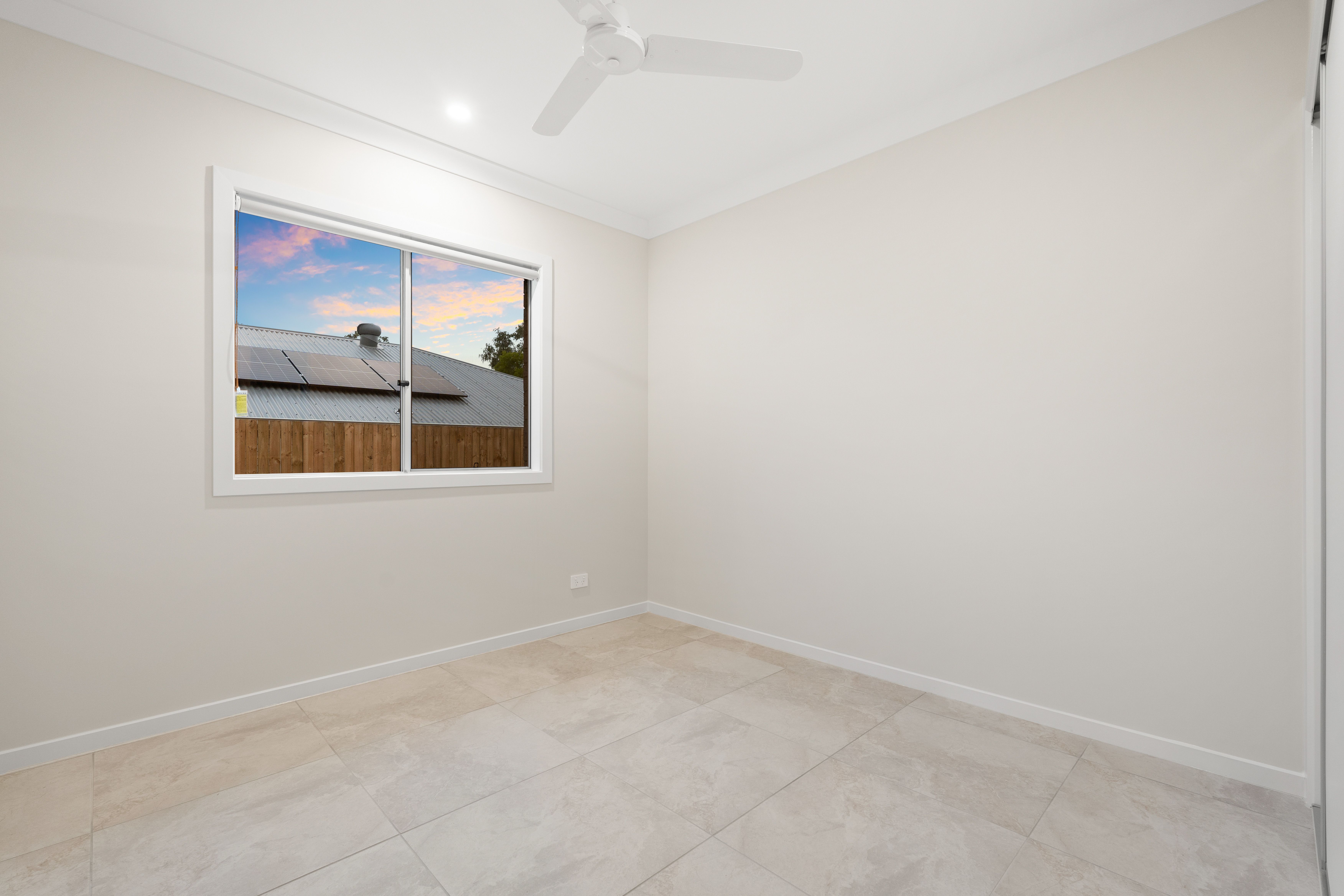 48 Suncrest Mews — photo 12 of 28