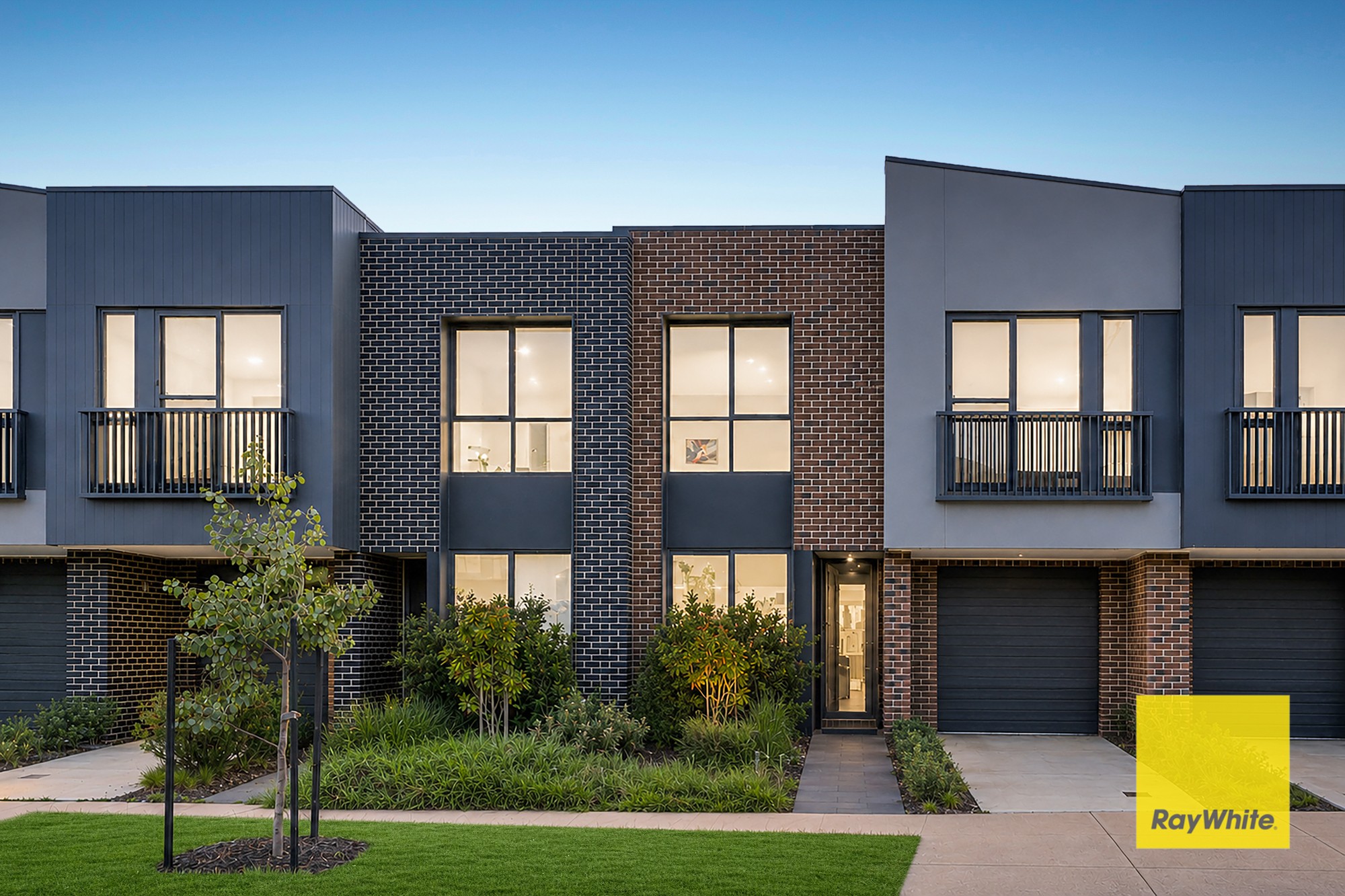 12 Plains Circuit, AINTREE, VIC 3336