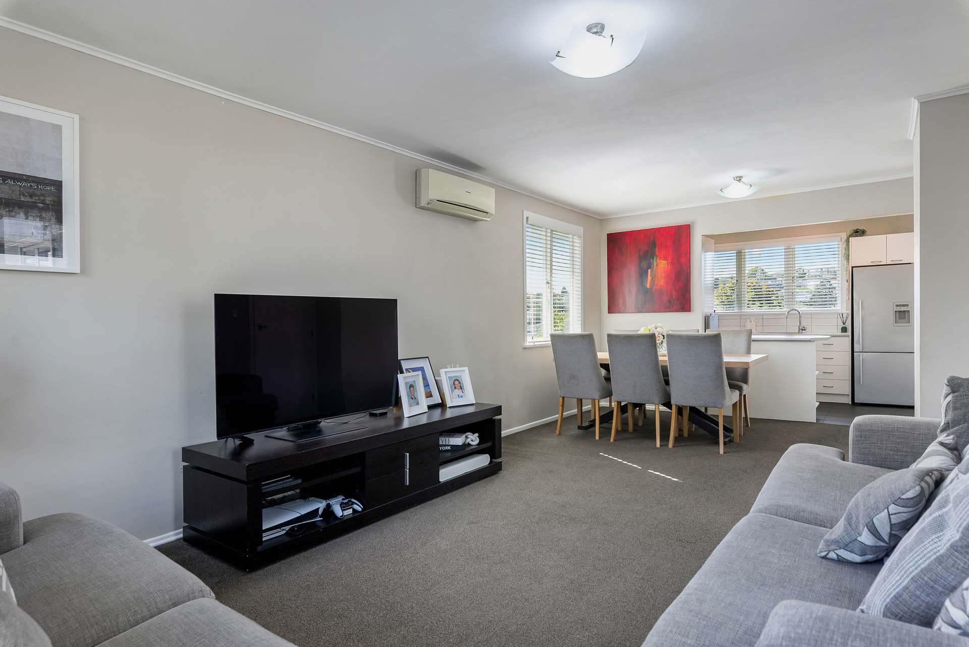 31 Marshall Laing Avenue photo 3