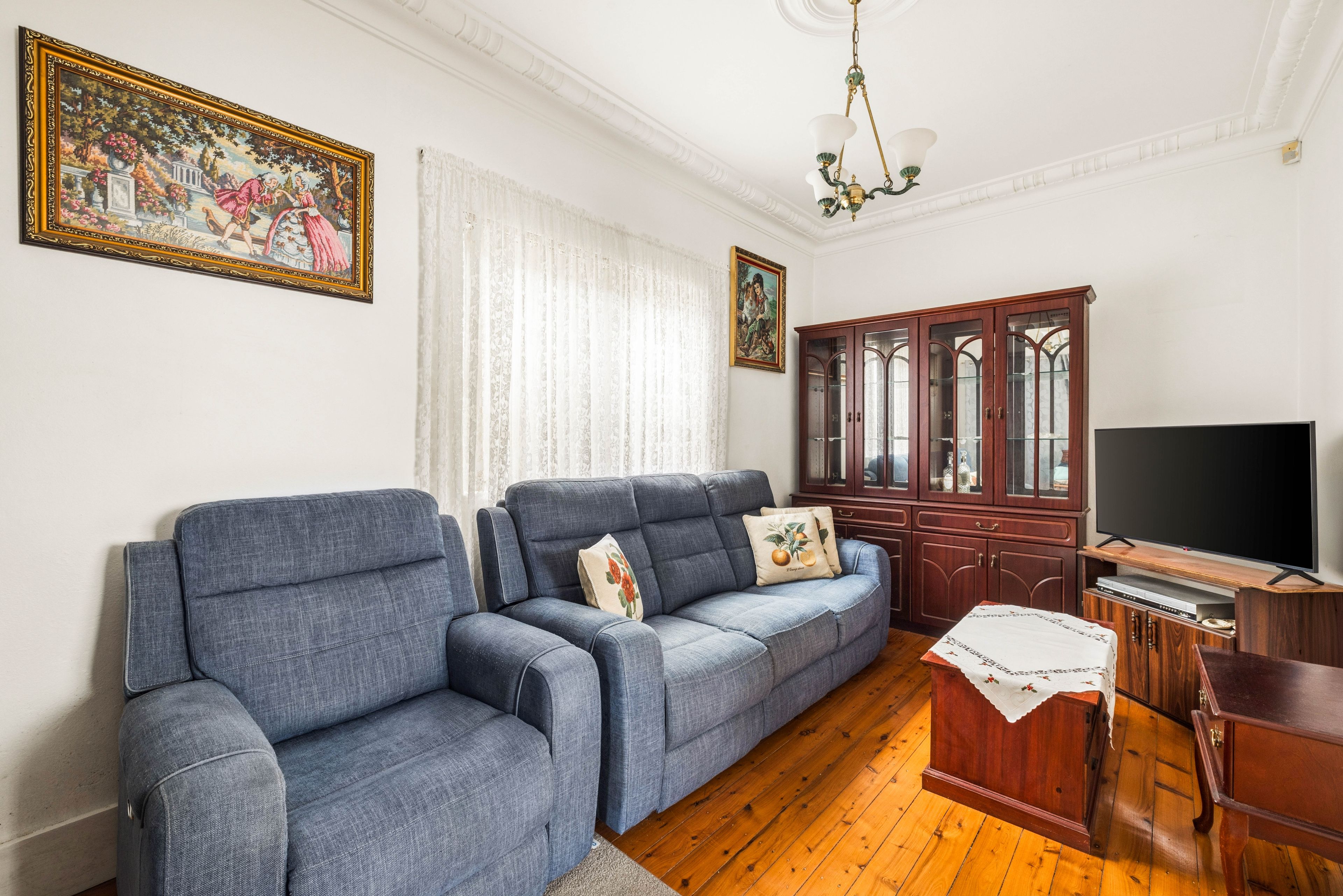 135 Tweedmouth Avenue — photo 4 of 15