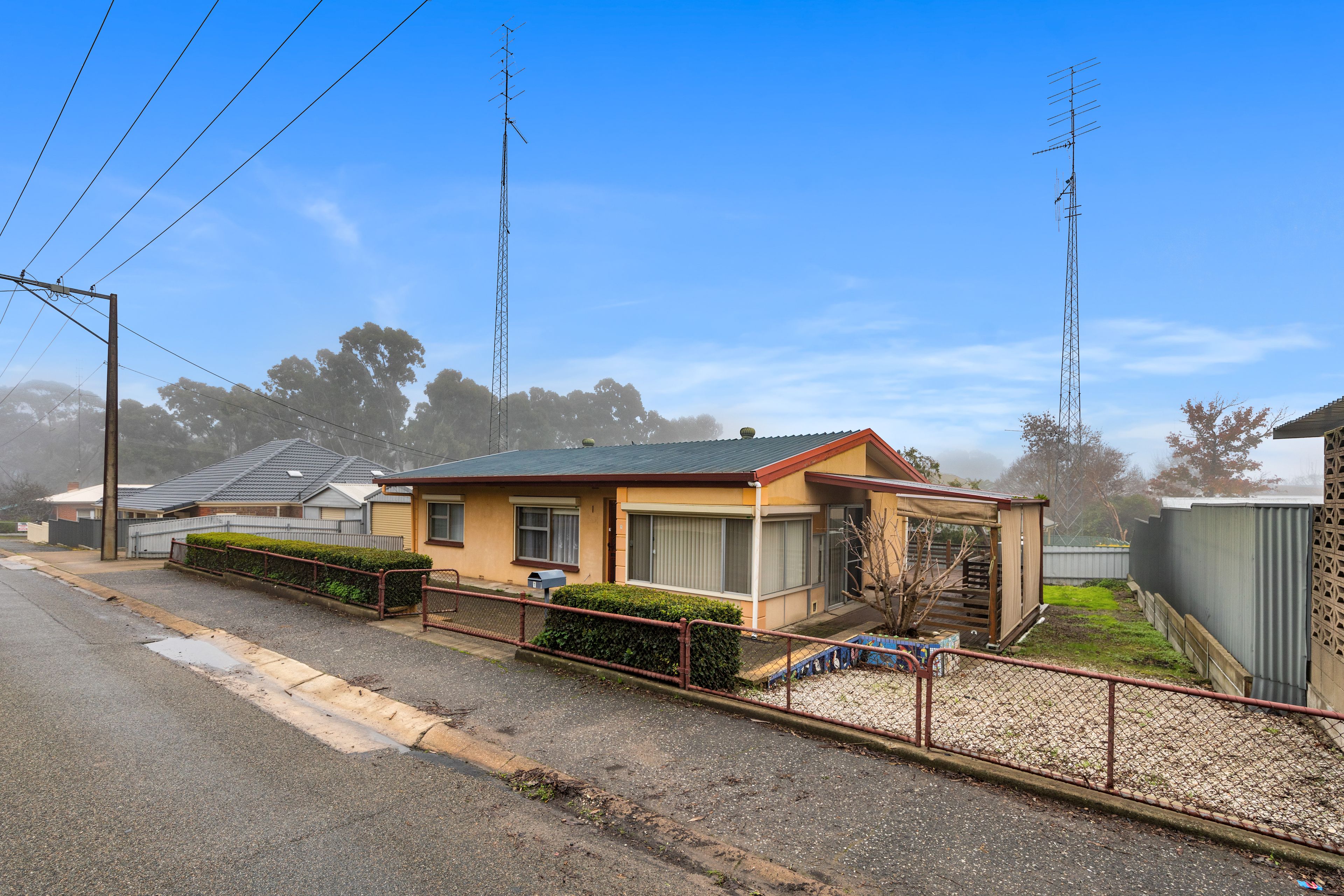1 Powell Street, Clare, SA 5453