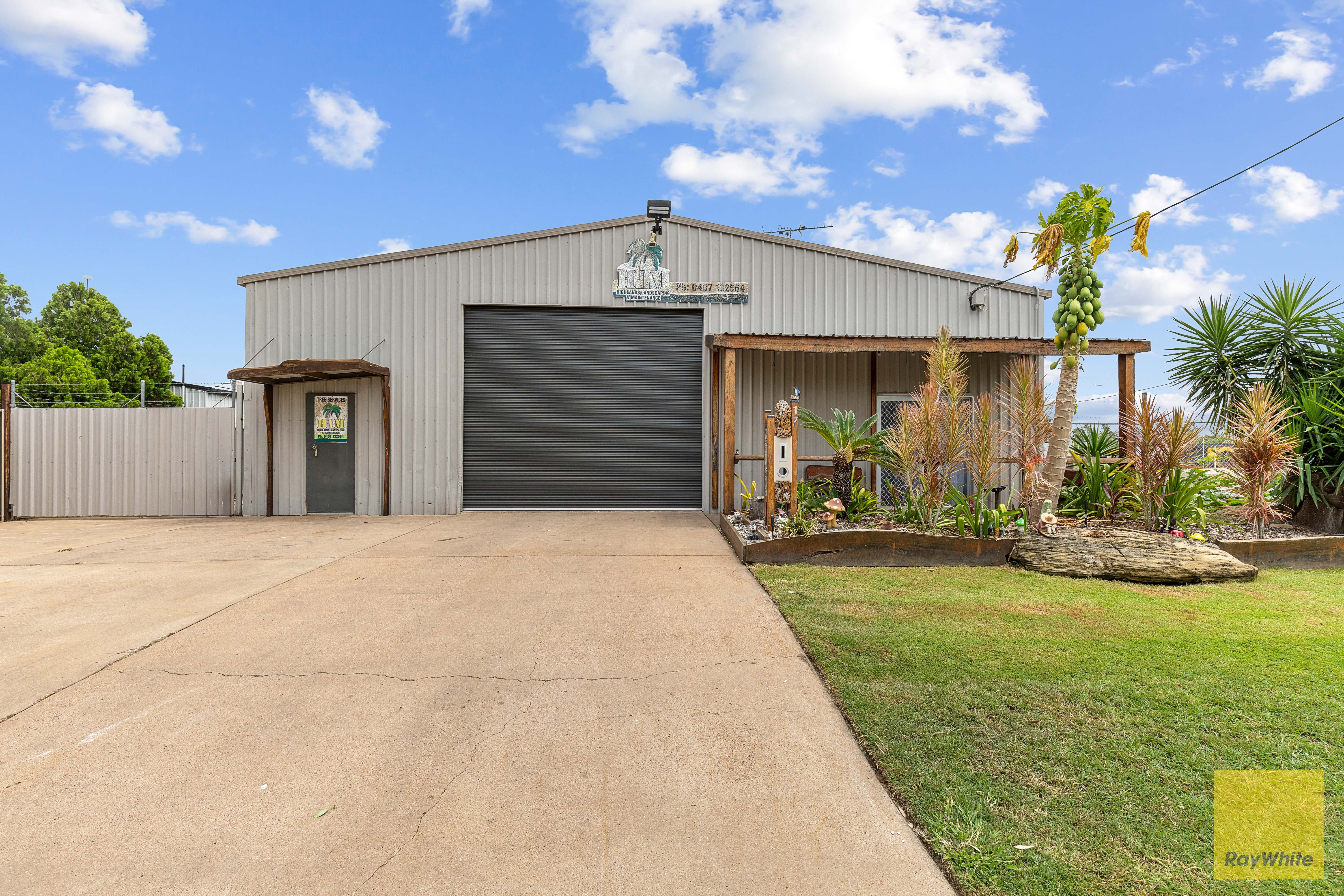 17-19 McCosker Street, Emerald, QLD 4720