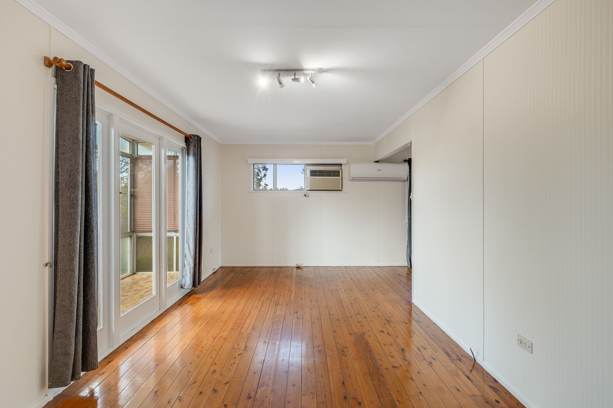 12 Mcnamara Street — photo 7 of 18