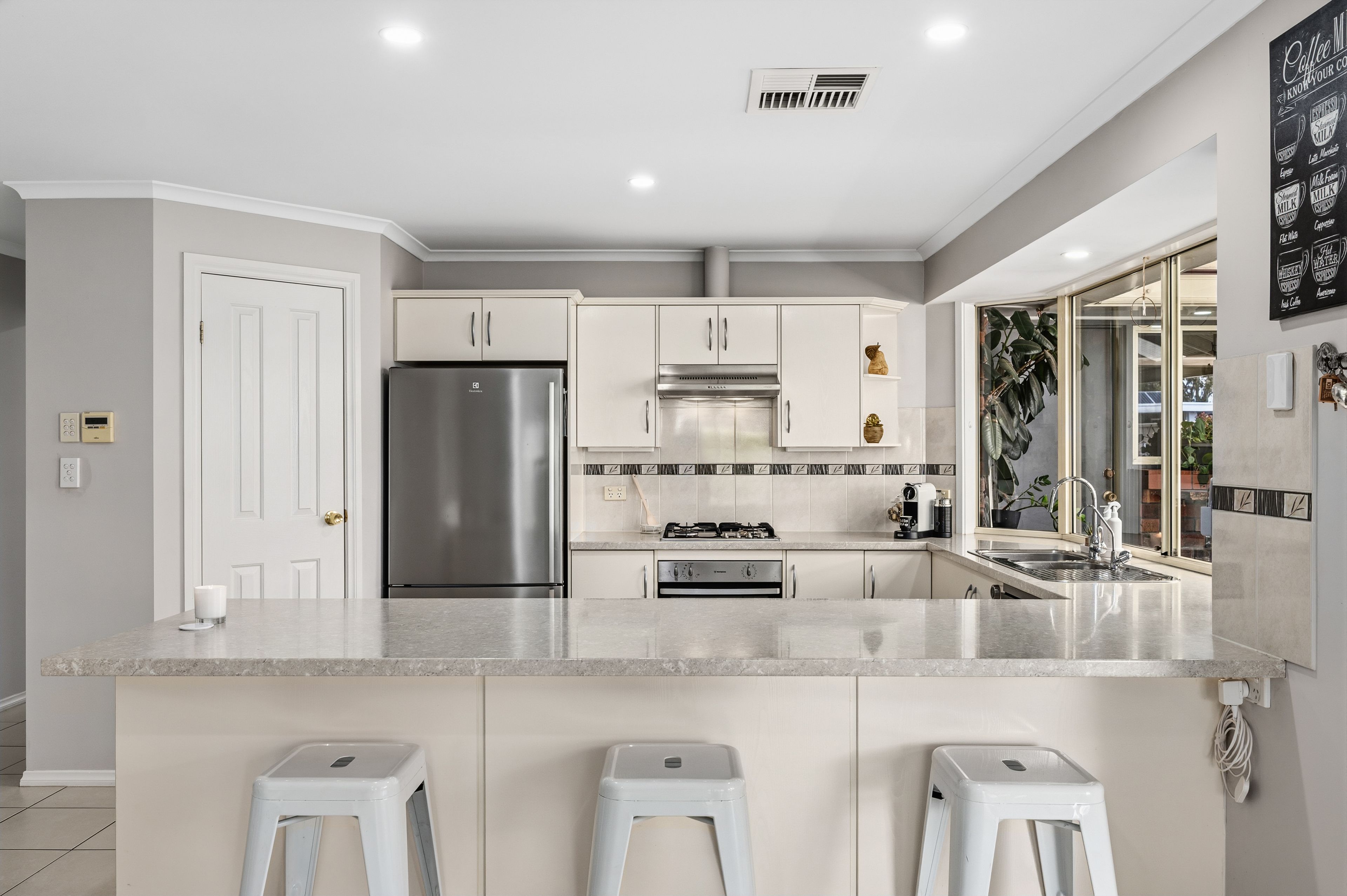15 Stern Road — photo 8 of 26