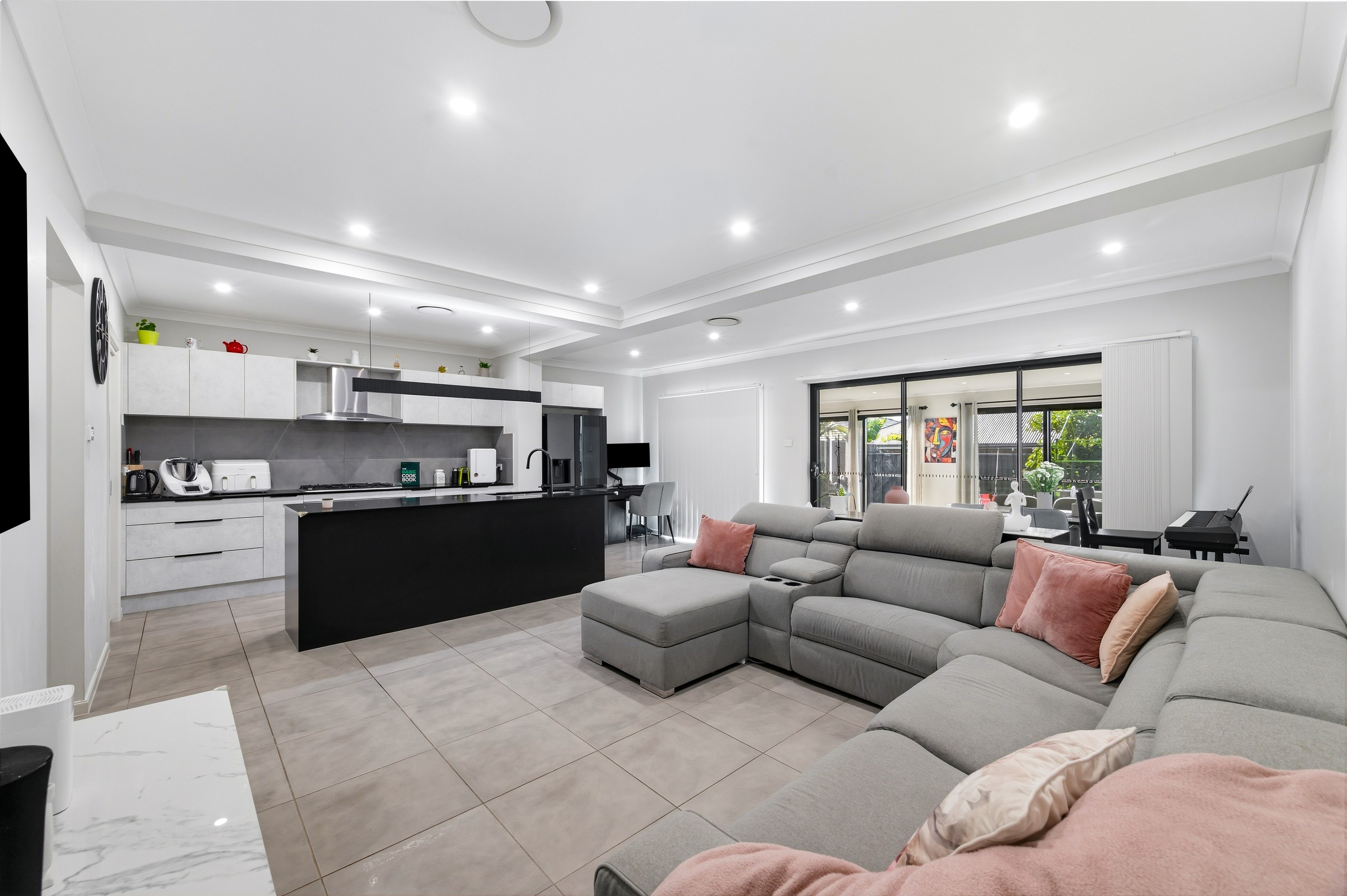 6 Hillston Circuit, Gregory Hills, NSW 2557