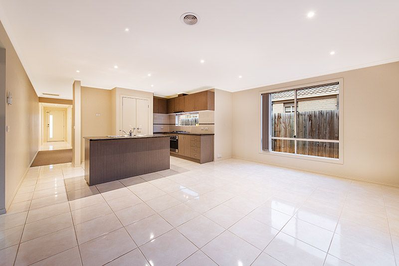 103 Fairhaven Boulevard, Cranbourne West VIC 3977