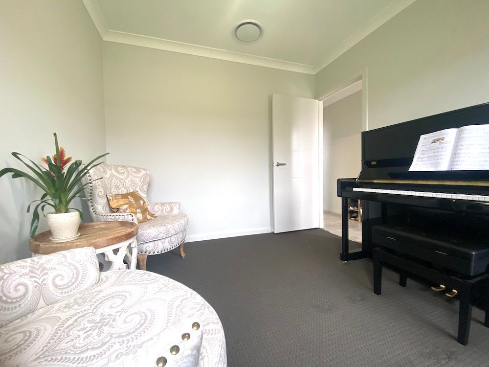 85 Ray Simpson Avenue, BARDIA, NSW 2565