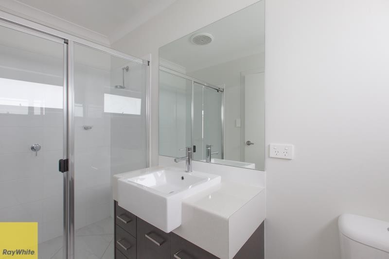 2/95 Lamington Drive, Redbank Plains, QLD 4301