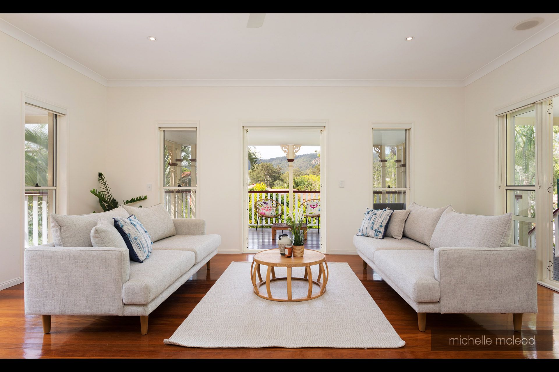 8 Kagoola Close, Chapel Hill QLD 4069
