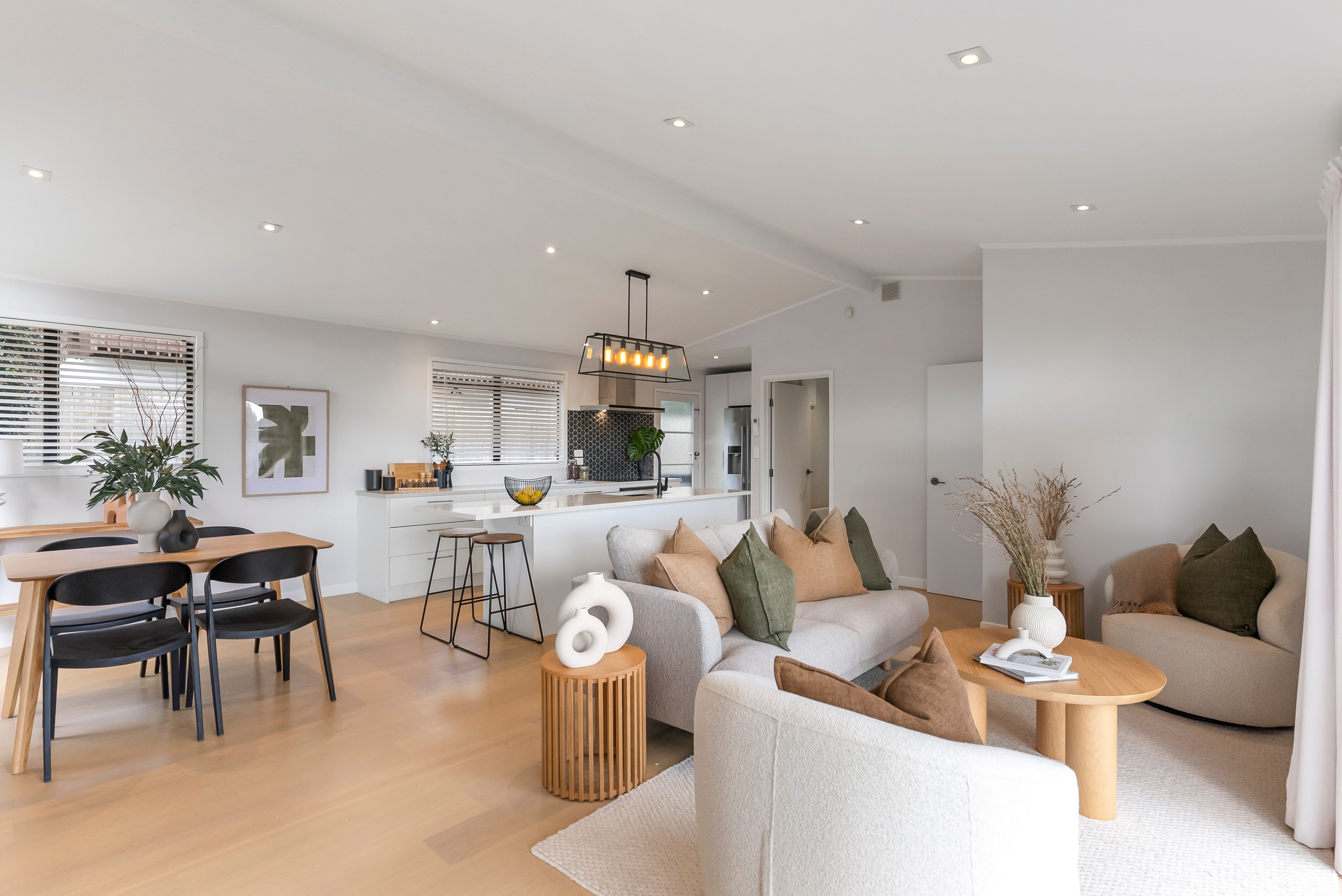 6 Sispara Place, Beach Haven, North Shore City 0626 House for Sale