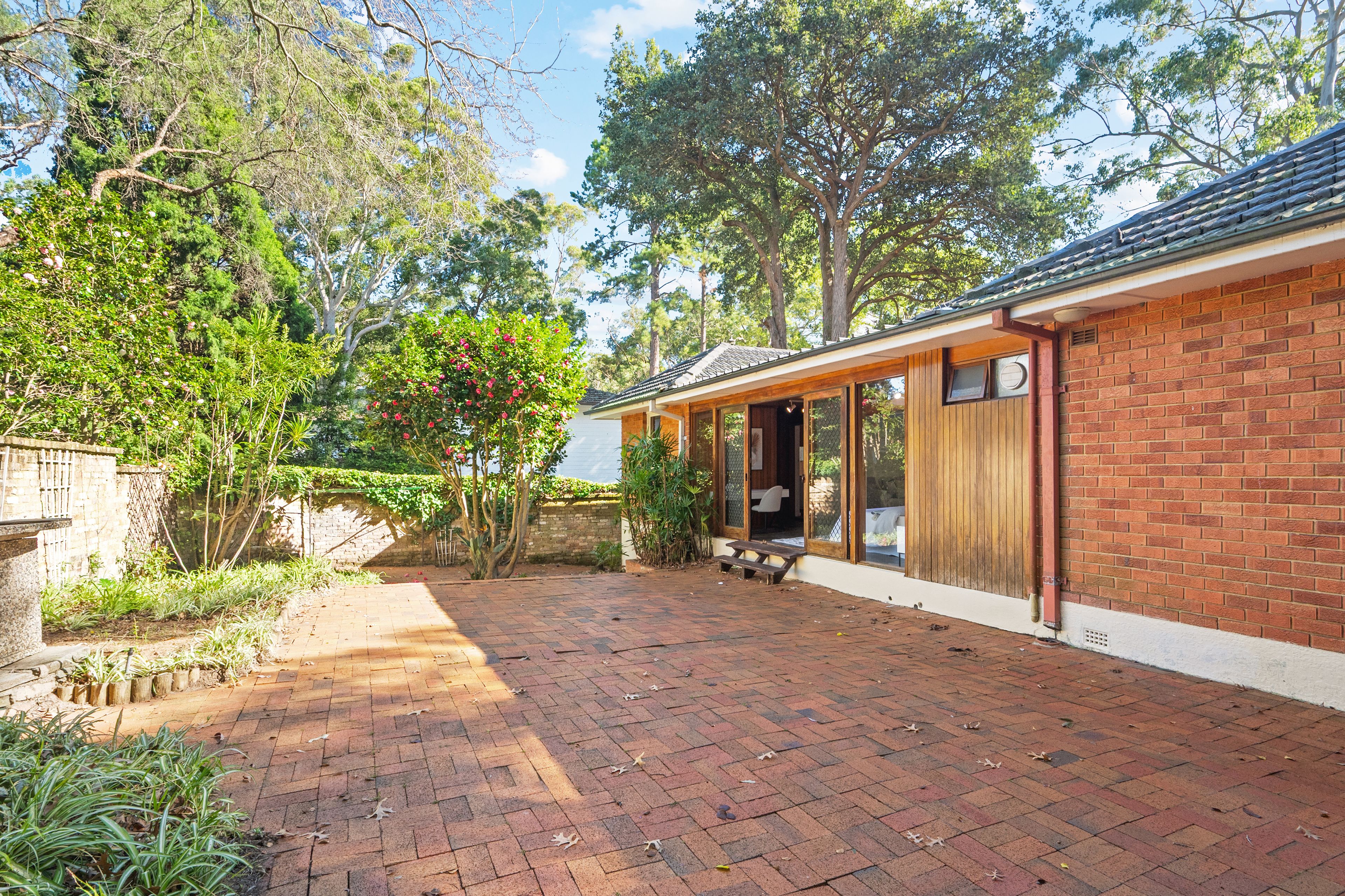 32 Buckingham Road — photo 17 of 18