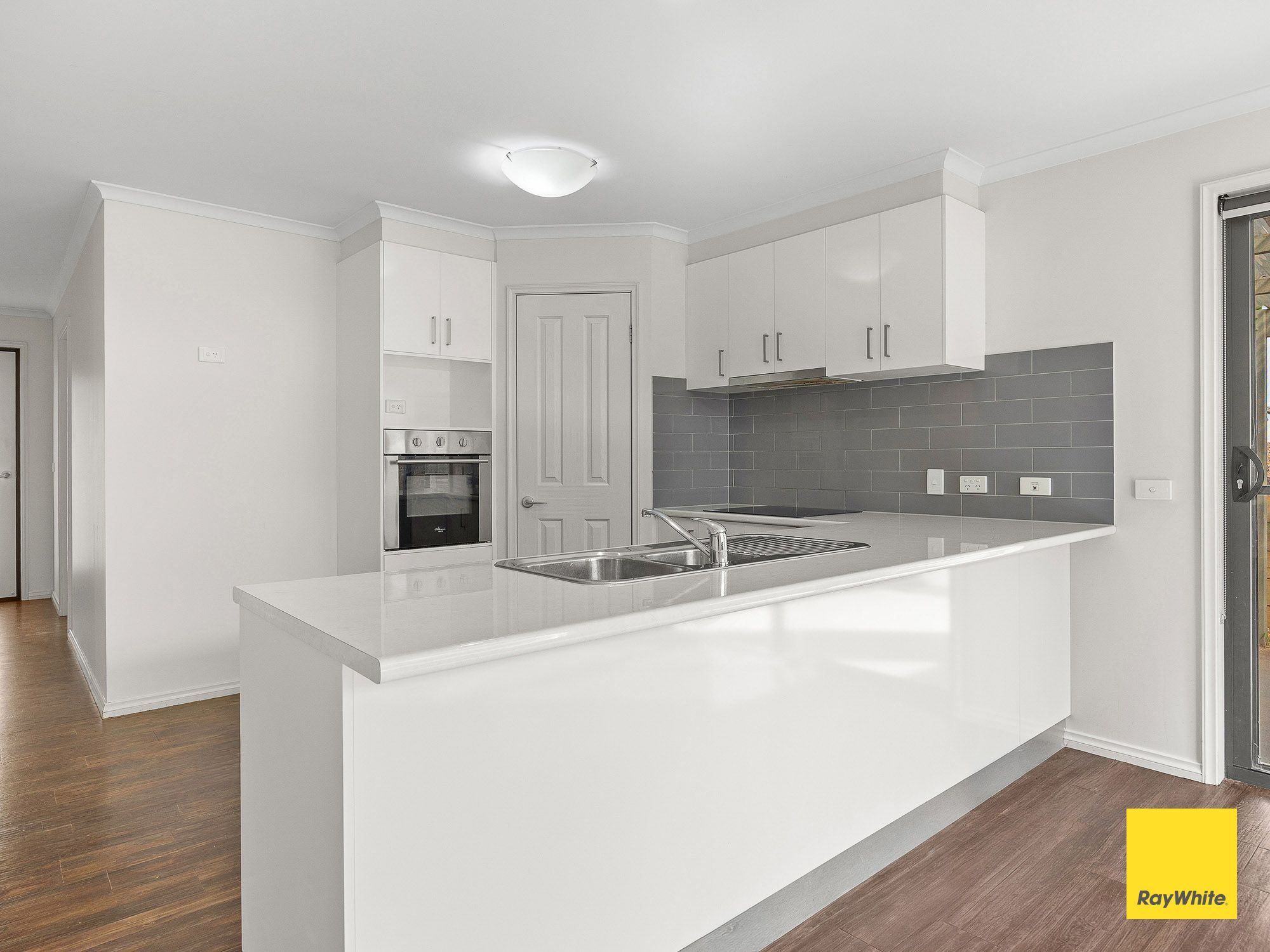 2/1C Lester Street — photo 6 of 18