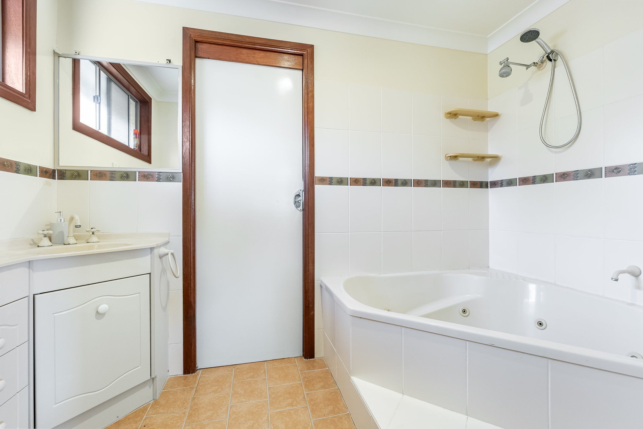 11 Sapphire Close — photo 10 of 16