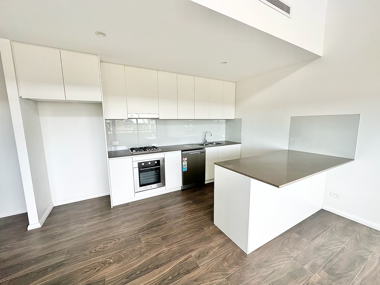 16/11 Bridge Road, Hornsby, NSW 2077
