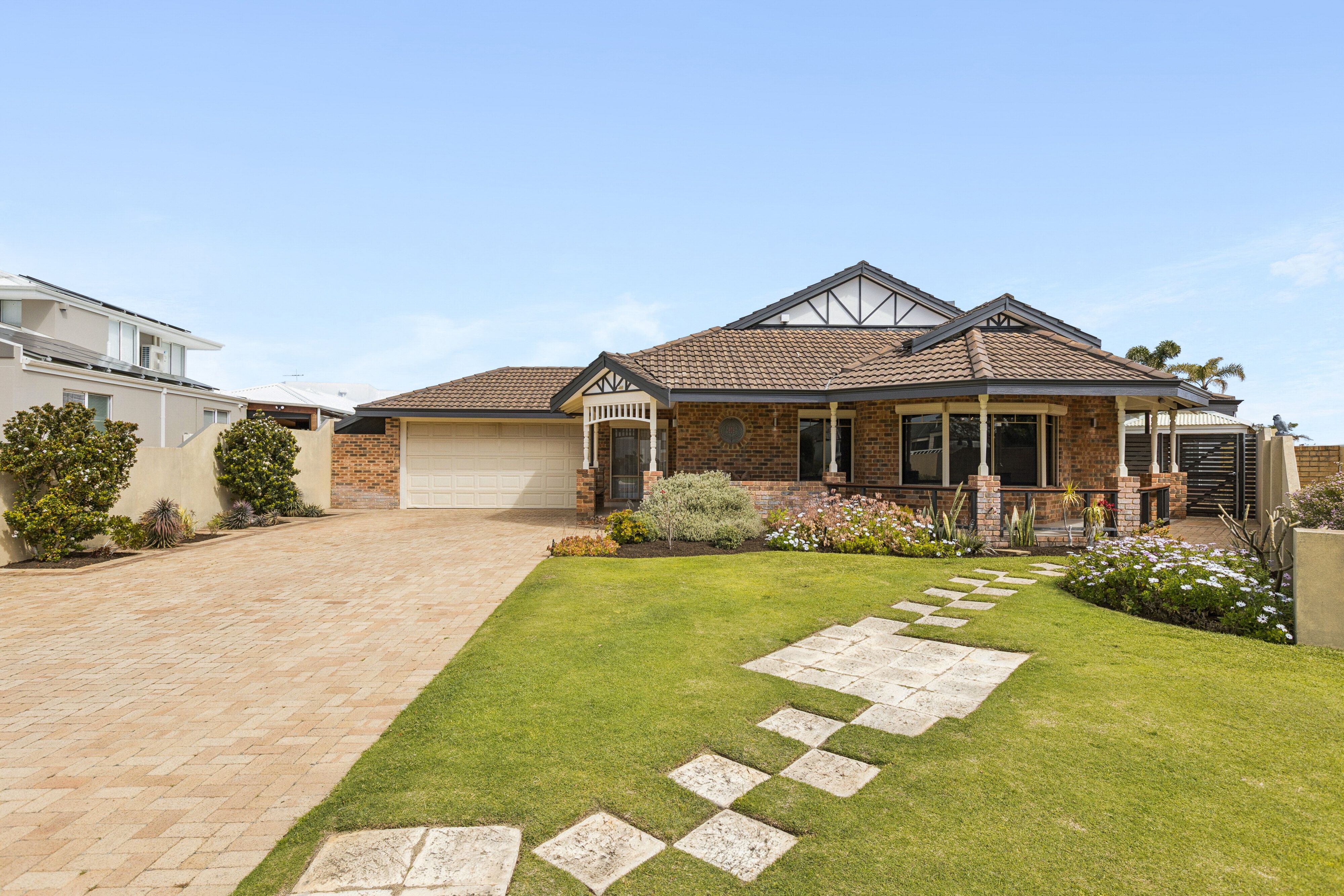 8 Bantry Court — photo from Ray White North Quays