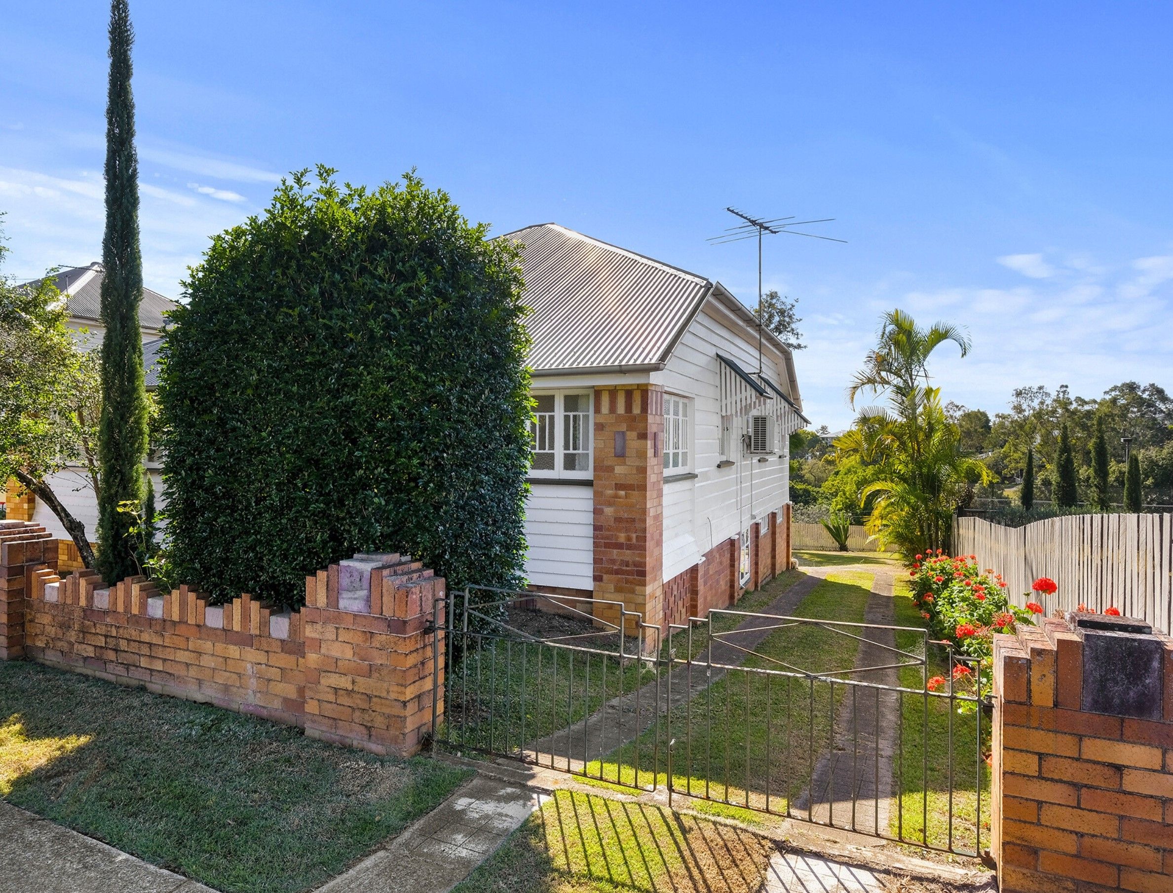 117 Coopers Camp Road, Bardon, QLD 4065