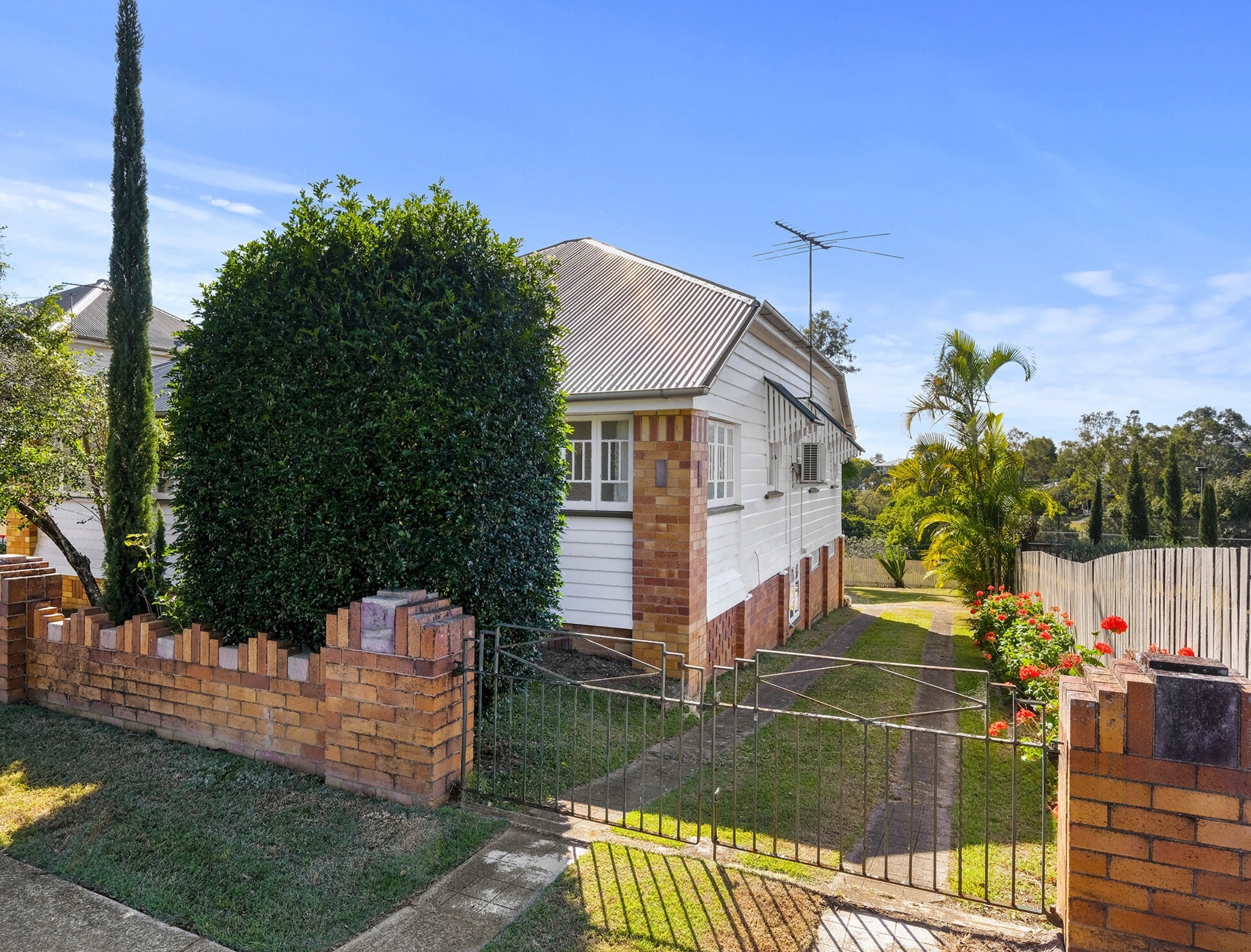 117 Coopers Camp Road, Bardon, QLD 4065
