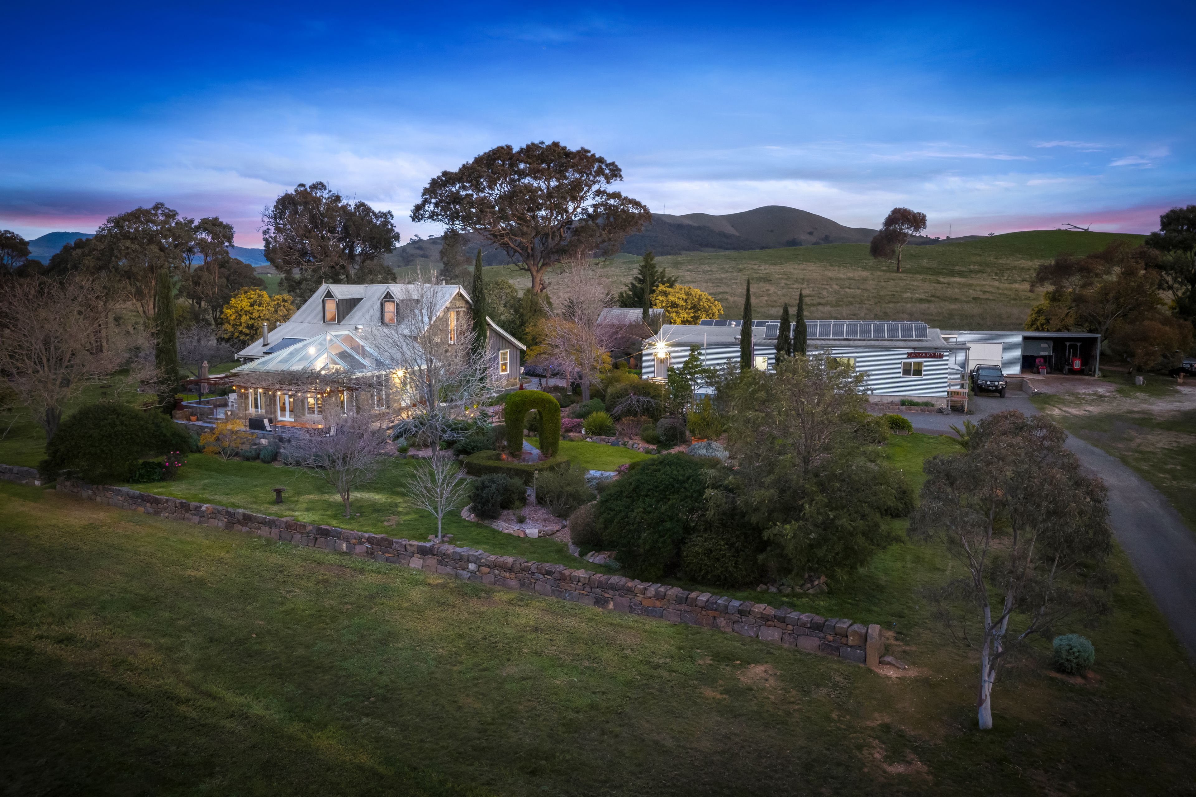 33 Clokes Lane, Amphitheatre, VIC 3468