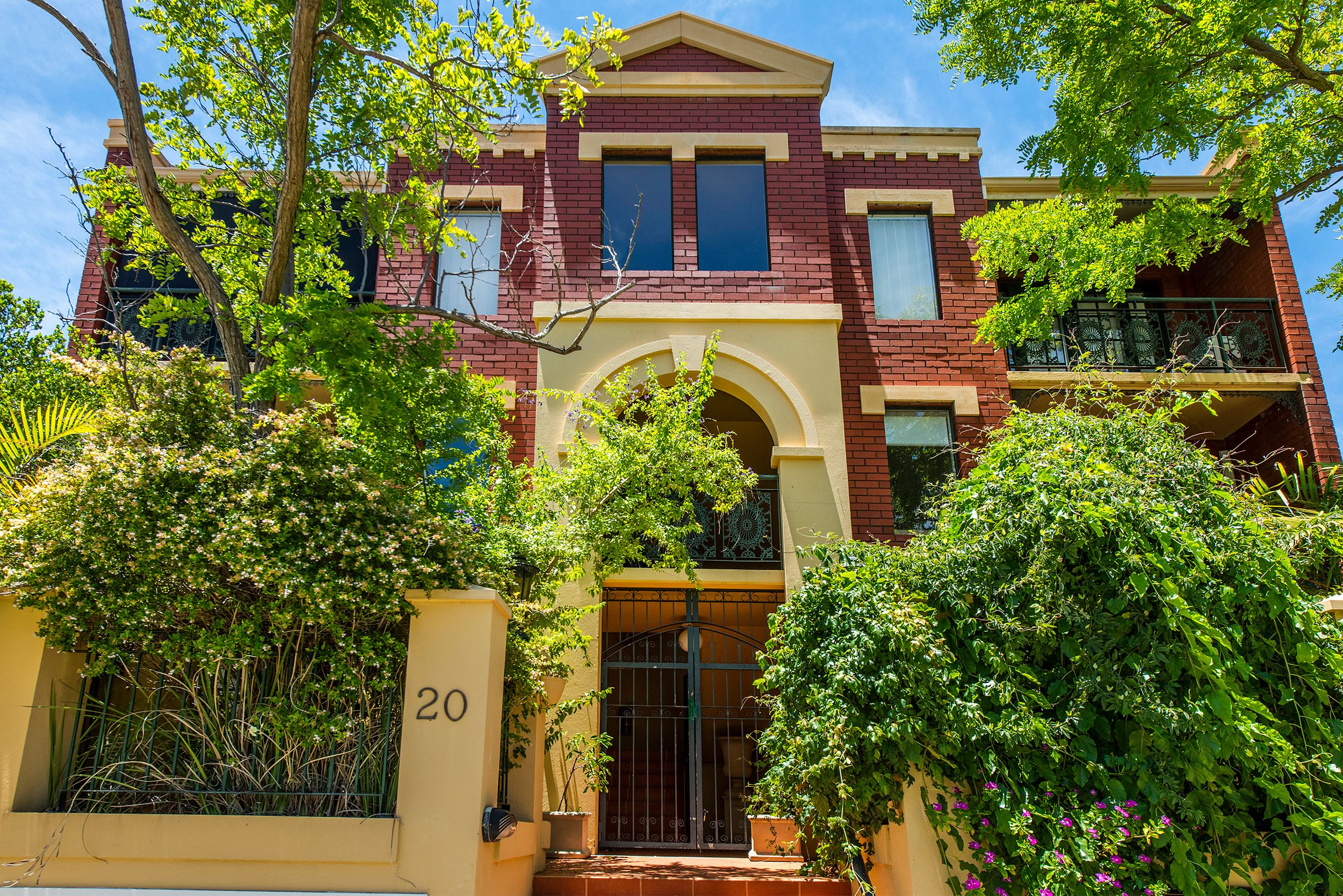 6/20 Walker Avenue — photo from Ray White Cottesloe Mosman Park